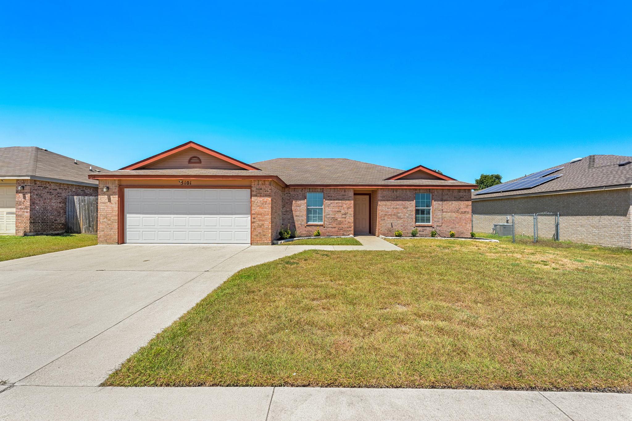 5101 Bridle Dr — photo