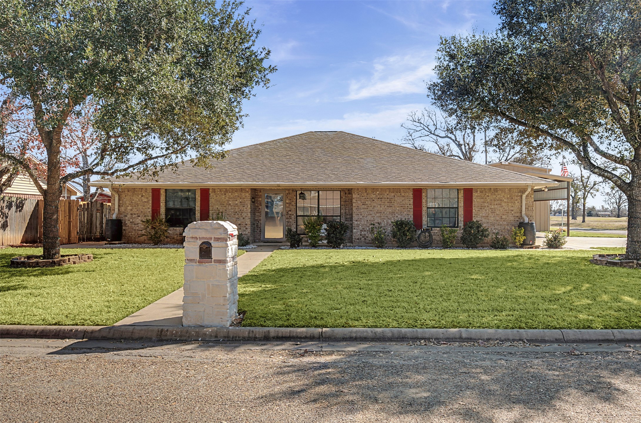 1601 Sunset Circle, Cameron, TX 76520 — photo 2