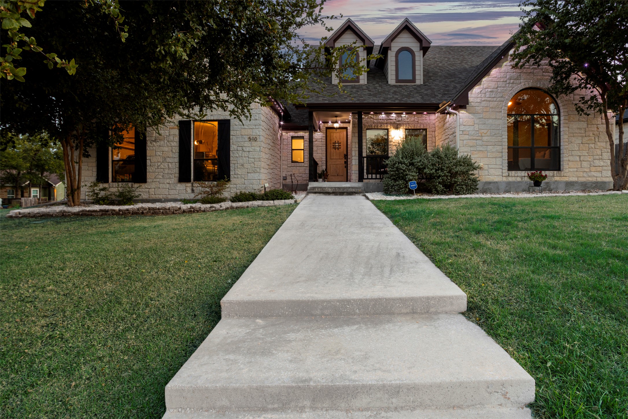 510 Woodland Park Dr — photo