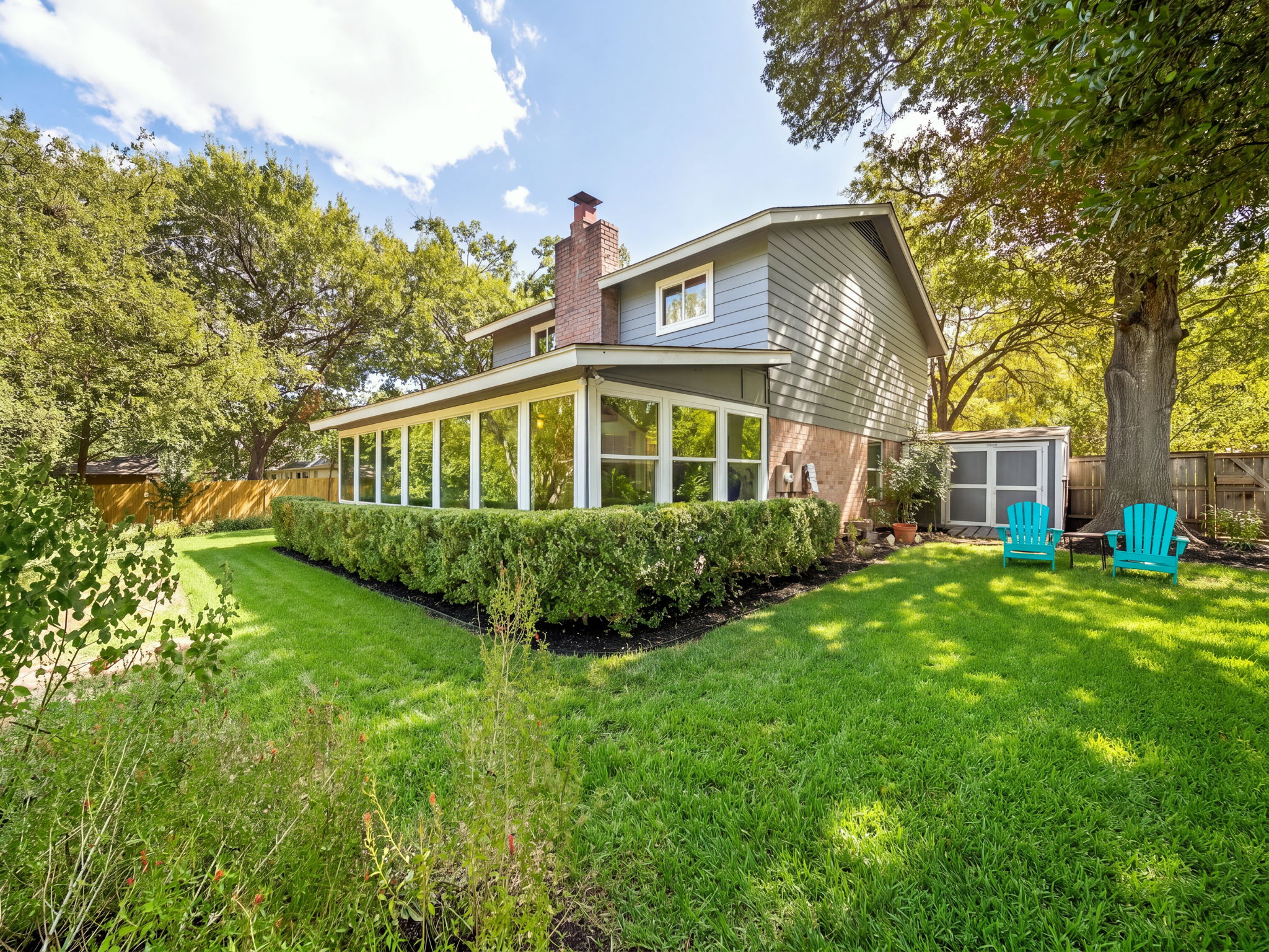 2406 Lancaster Dr — photo