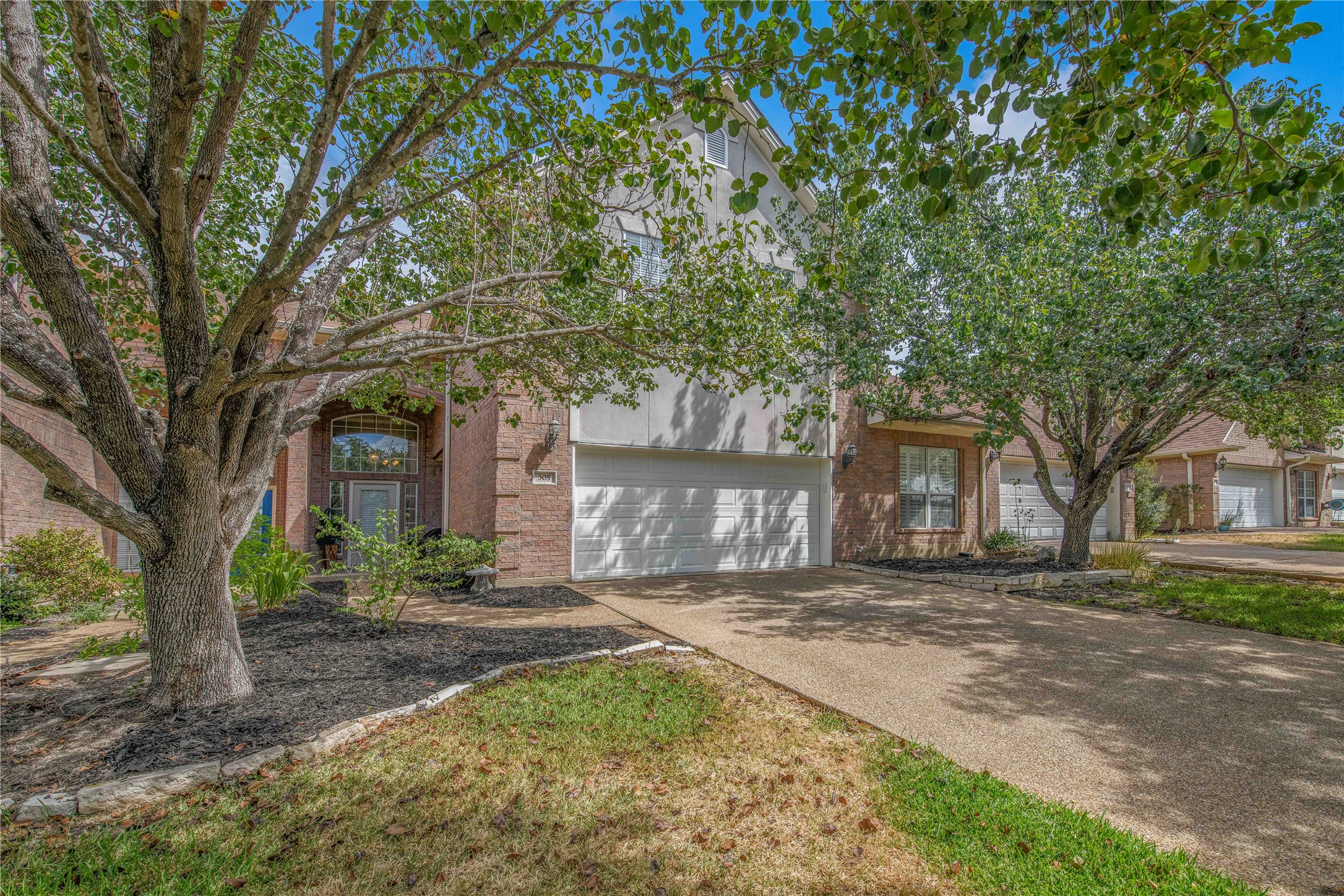 305 Chimney Hill Dr — photo