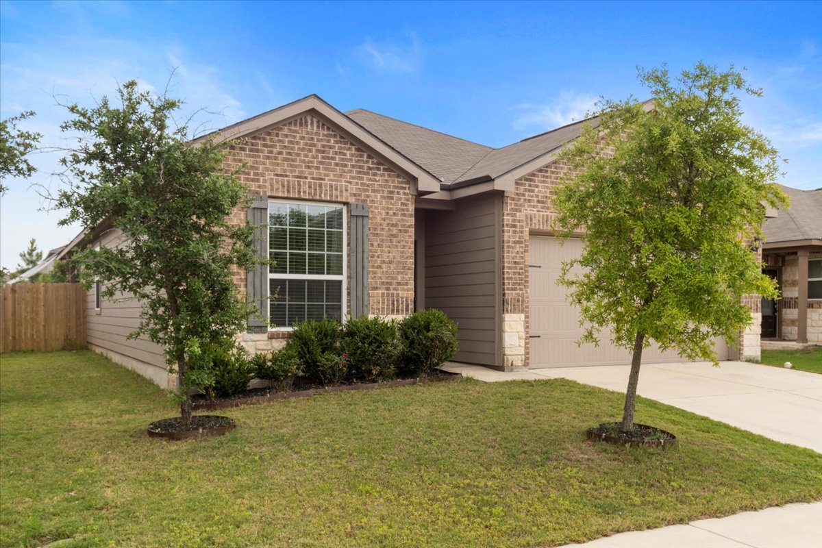 321 Freedom Park Ave — photo