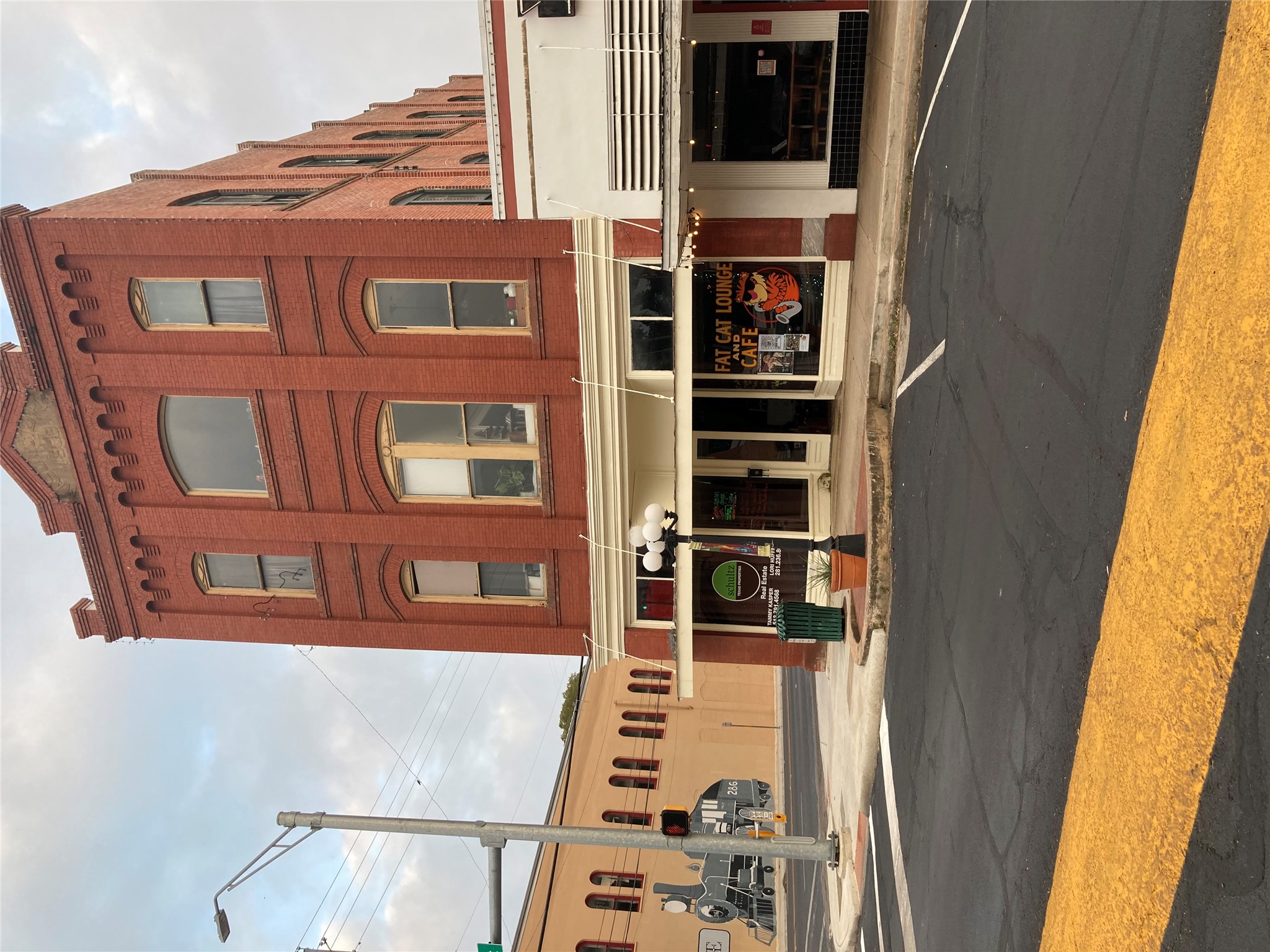 301 Main St — photo