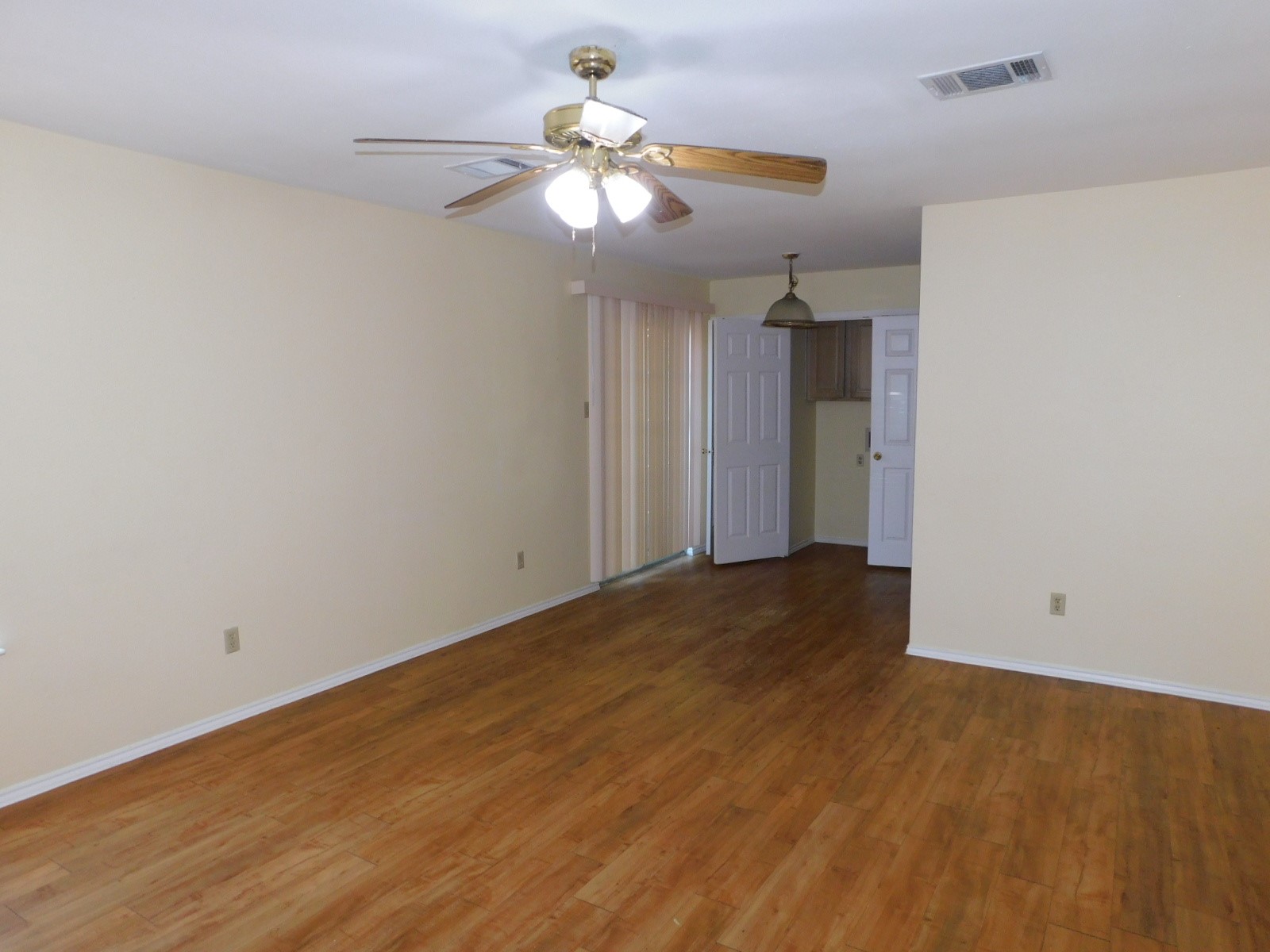 2211 Katy Ln D — photo