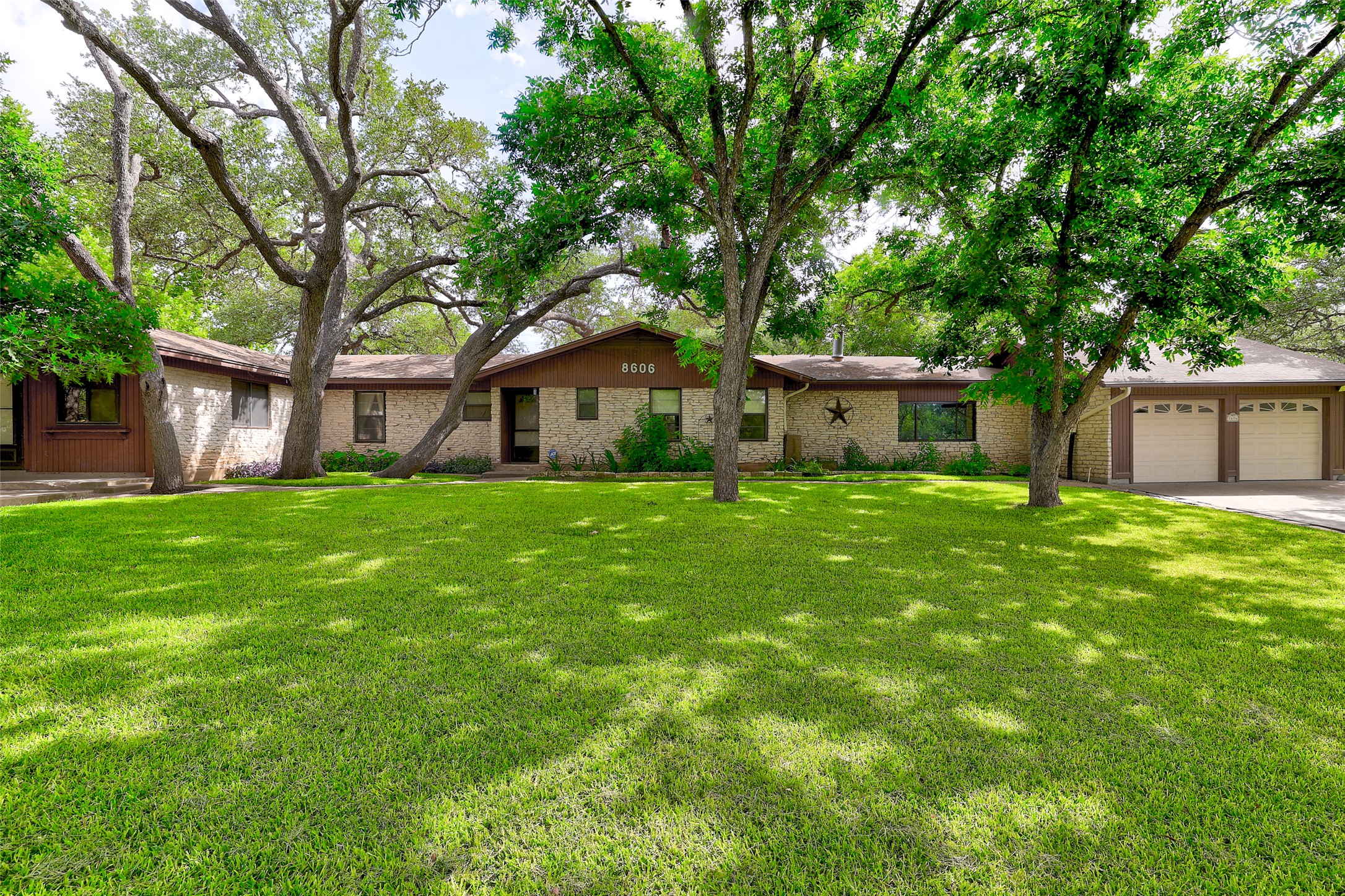 8606 Thunderbird Rd a & B — photo