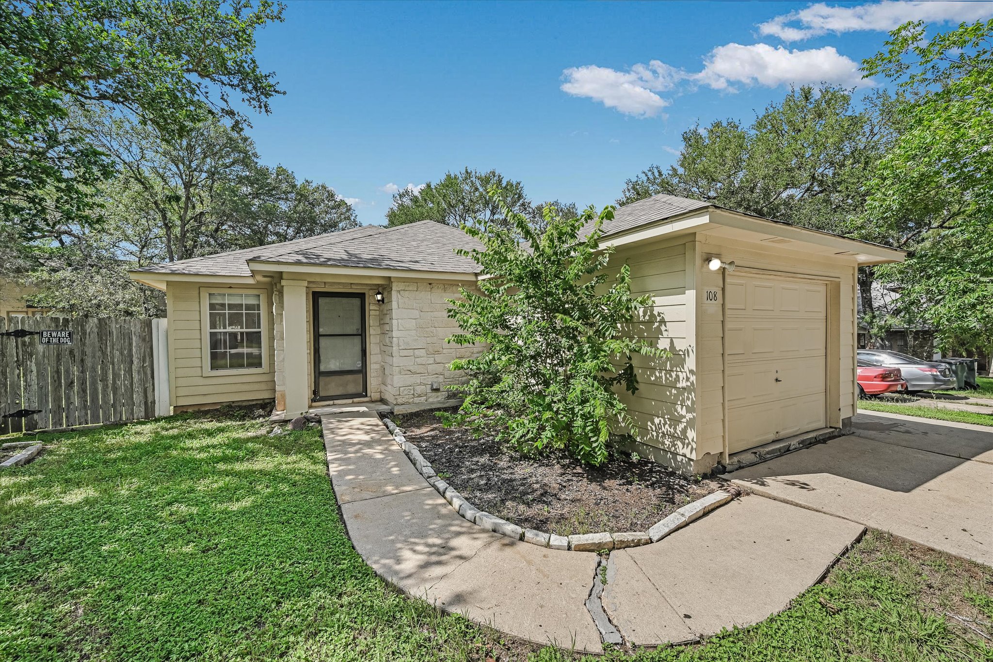 108 N Mockingbird Cir — photo