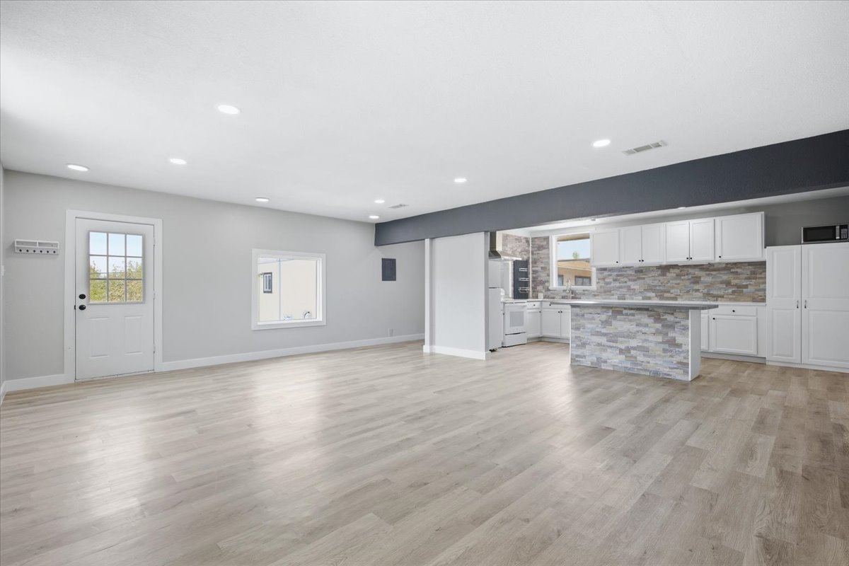 128 Skyview Ter B — photo