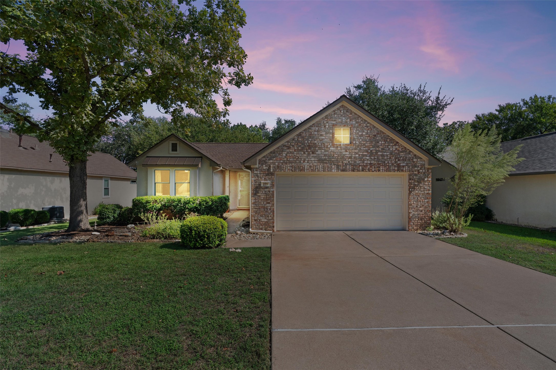 271 Whispering Wind Dr — photo