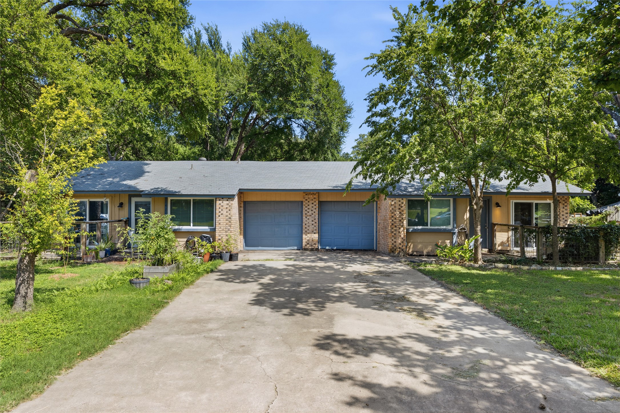409 Lake Creek Cir — photo