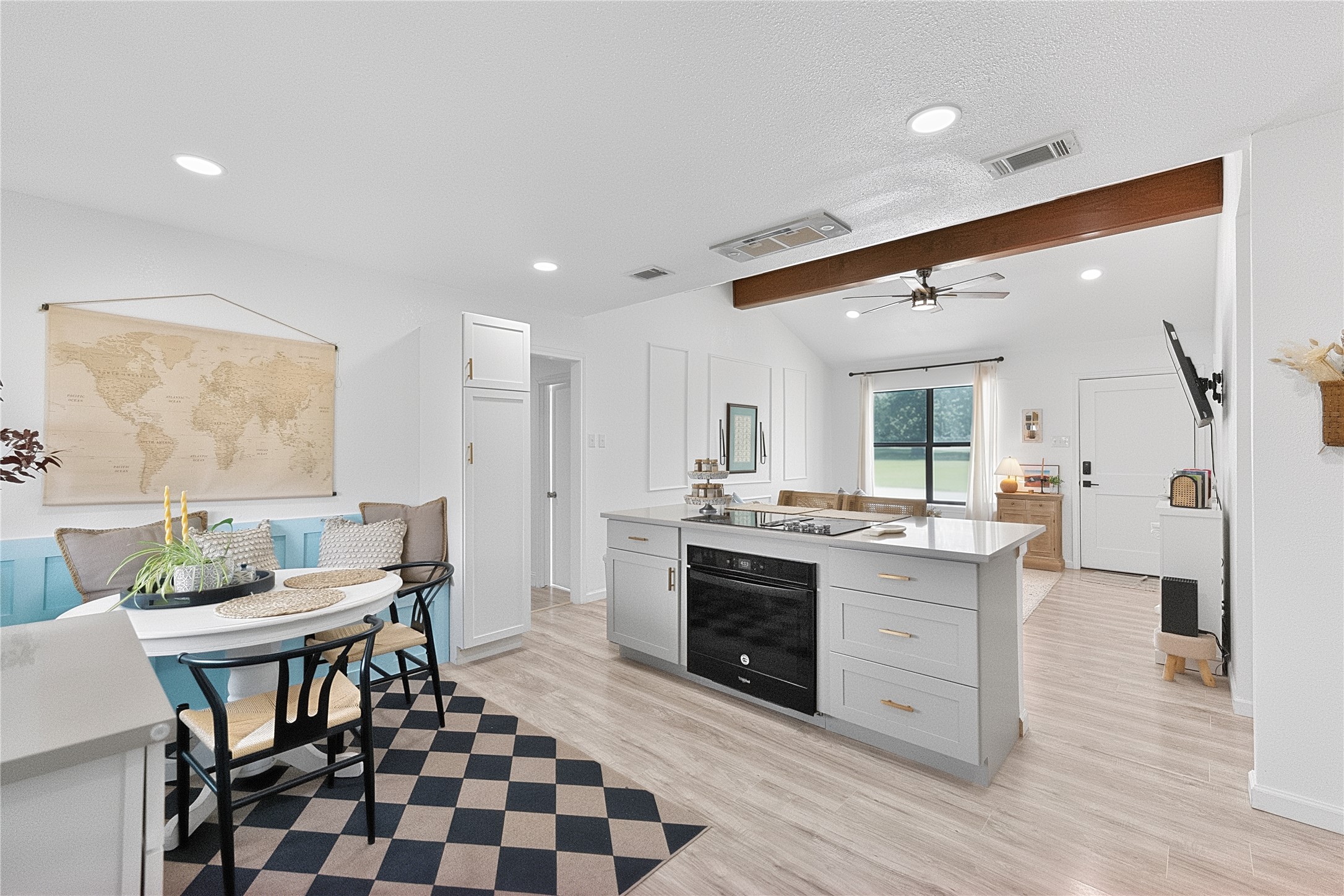 308 River Hills Dr — photo