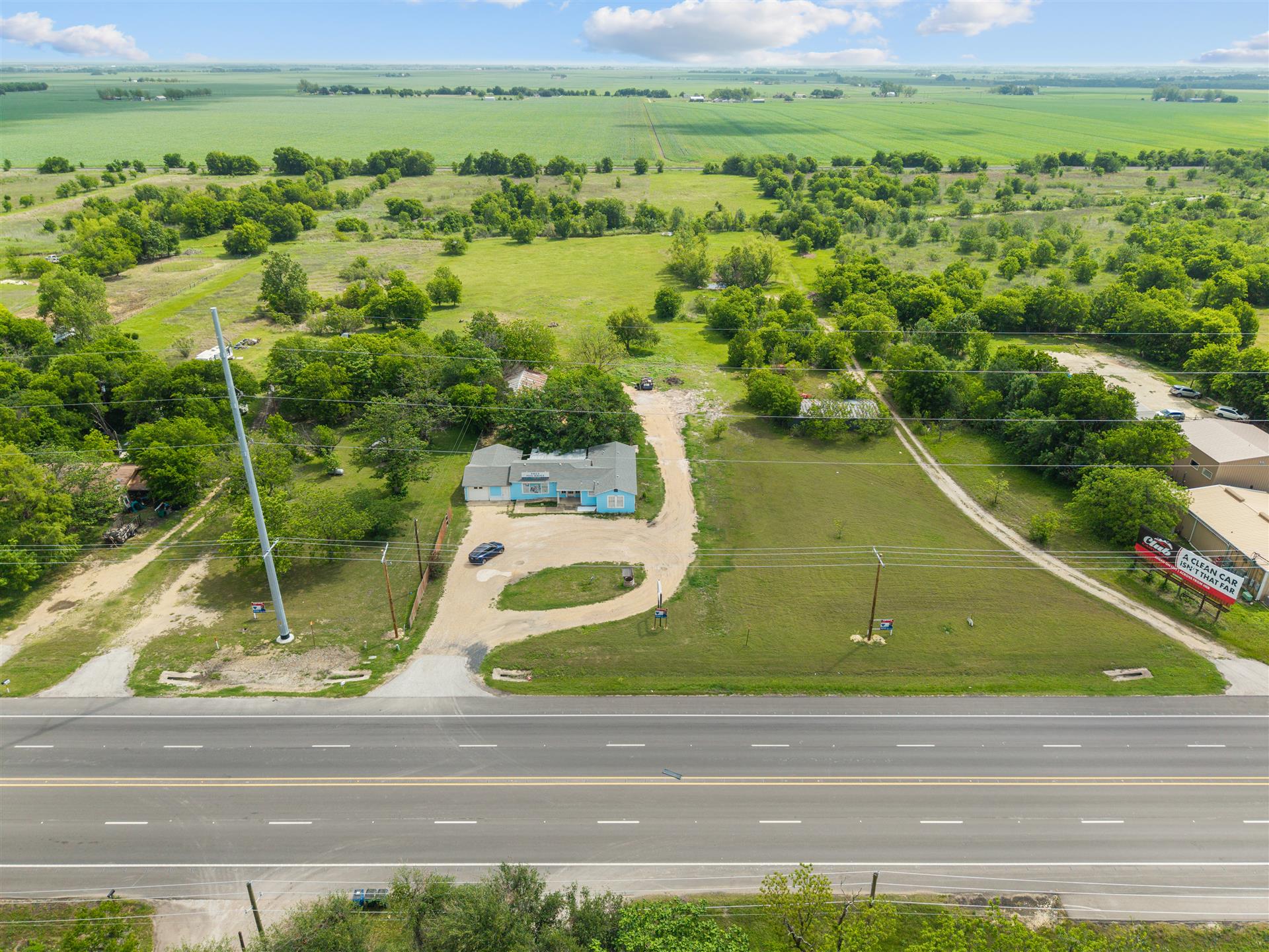 3101 S Hwy 95 — photo