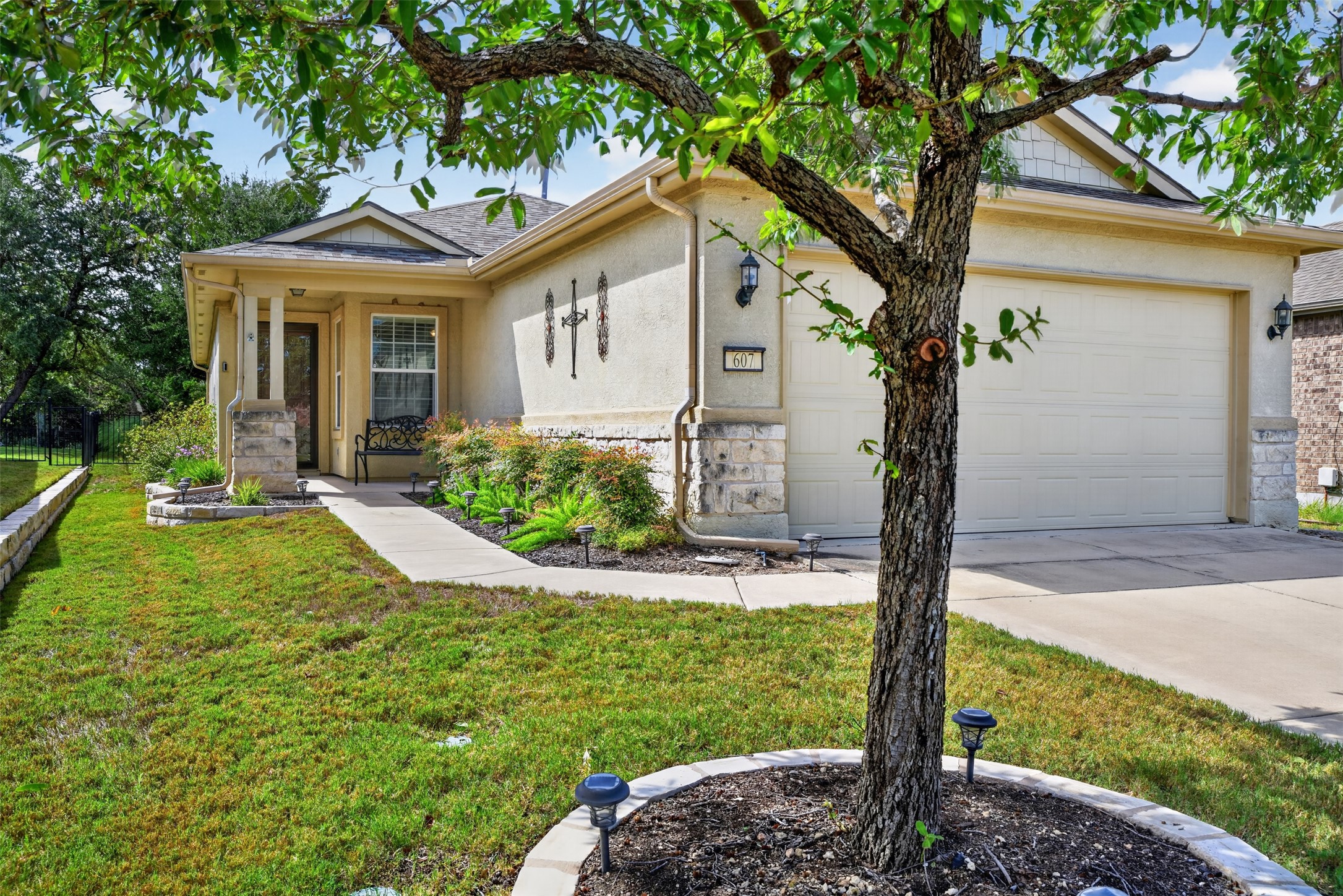 607 Salado Creek Ln — photo