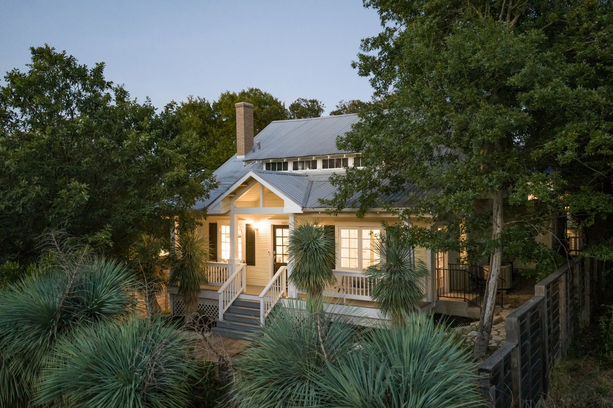 1105 Travis Heights Blvd — photo