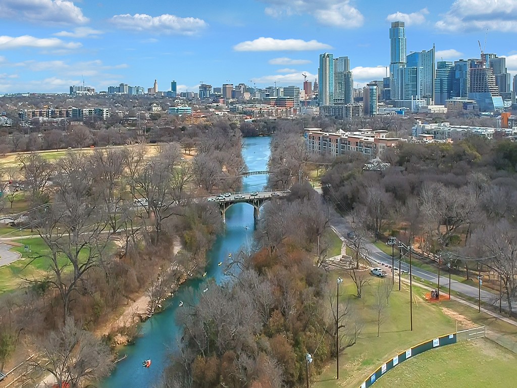 1900 Barton Springs Rd 4013 — photo