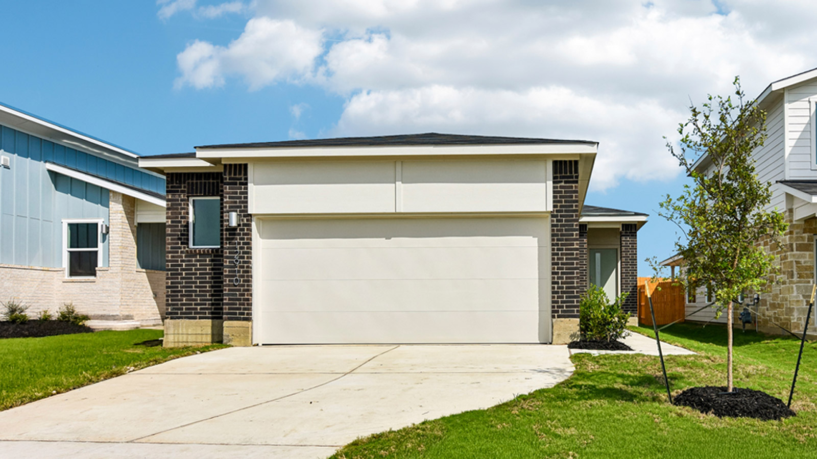 12910 Cattle Rustler Road, Mustang Ridge, TX 78610