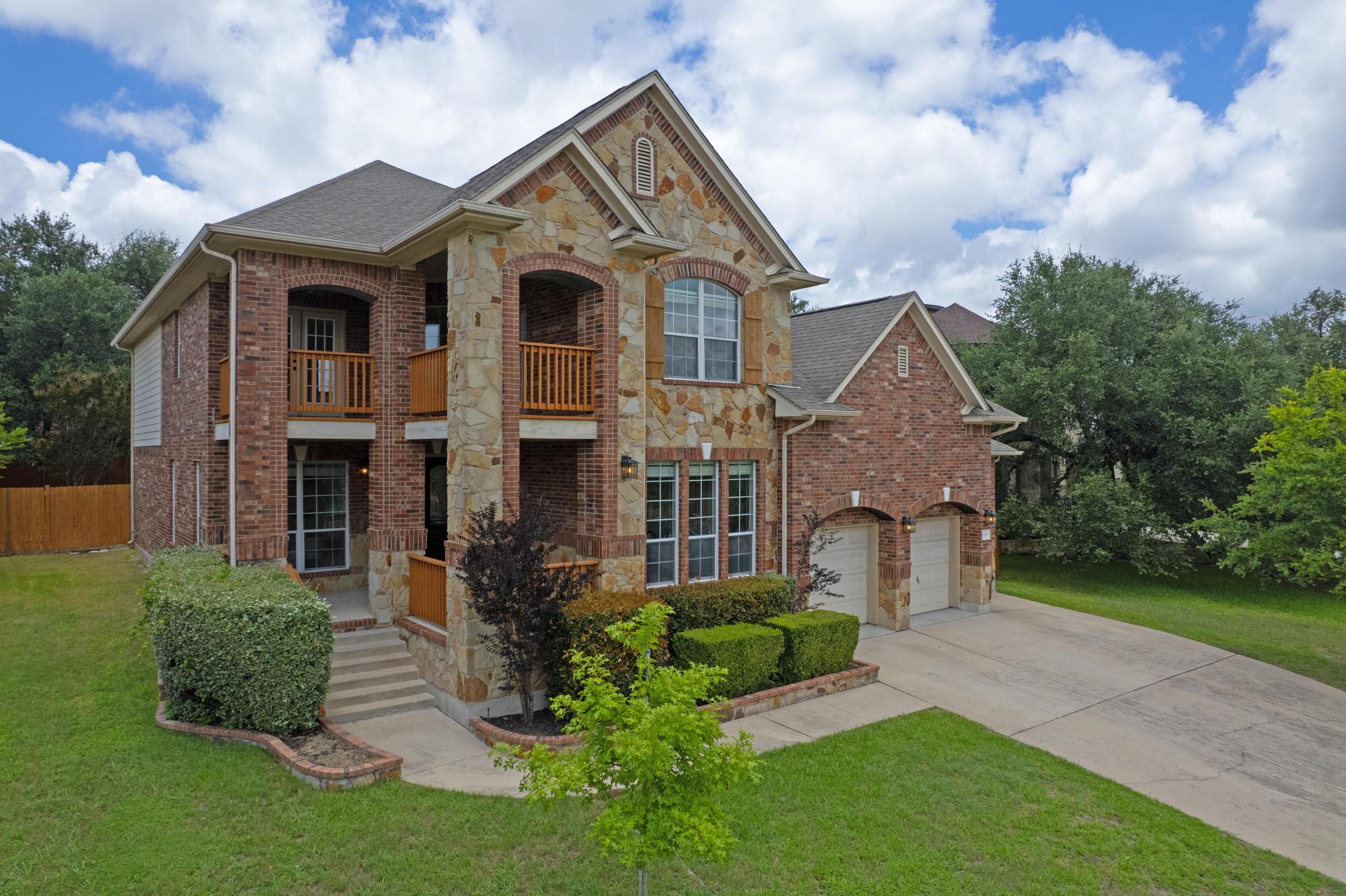 9812 Whitley Bay Dr — photo