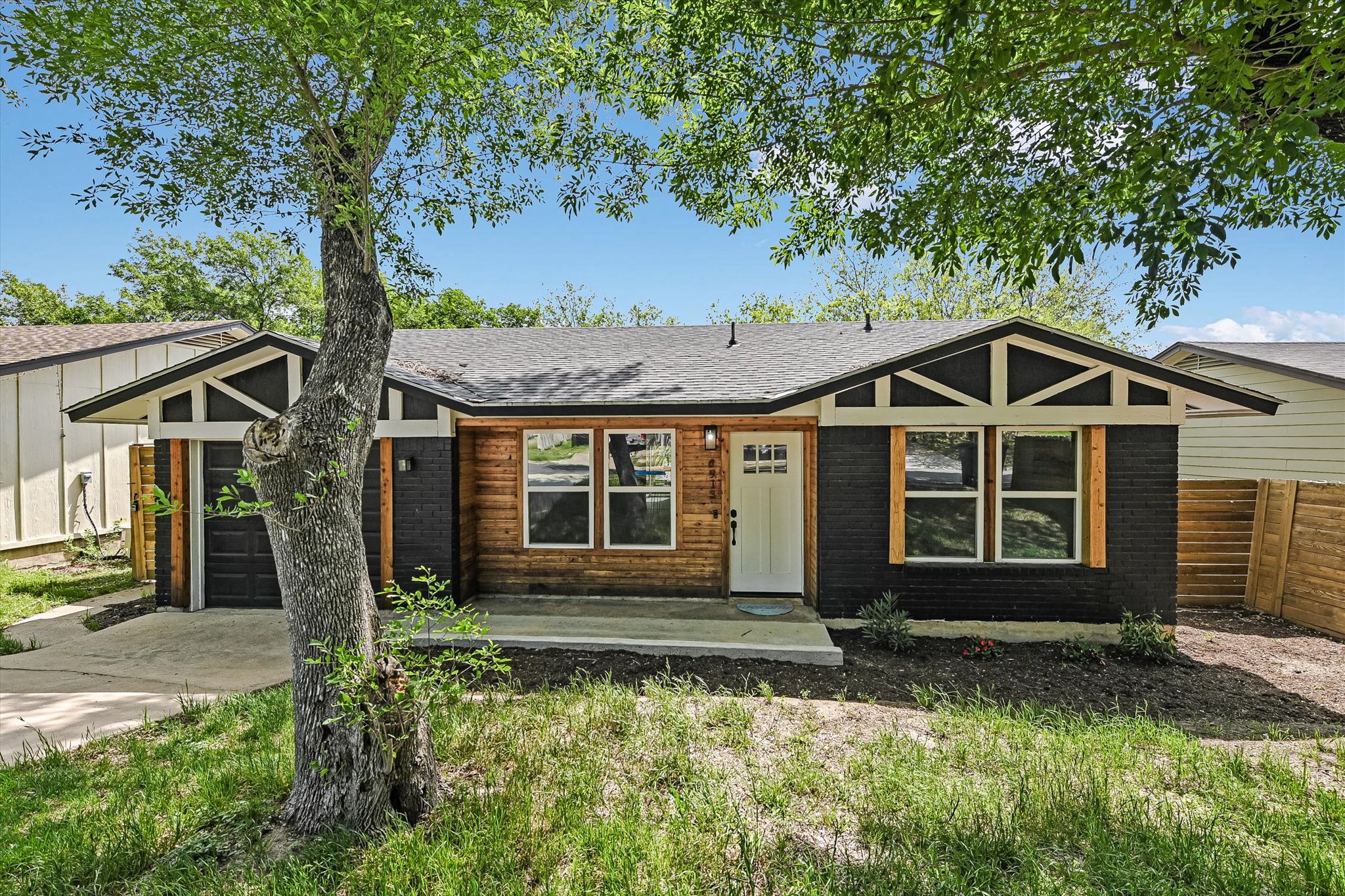 6913 Shannon Dr — photo