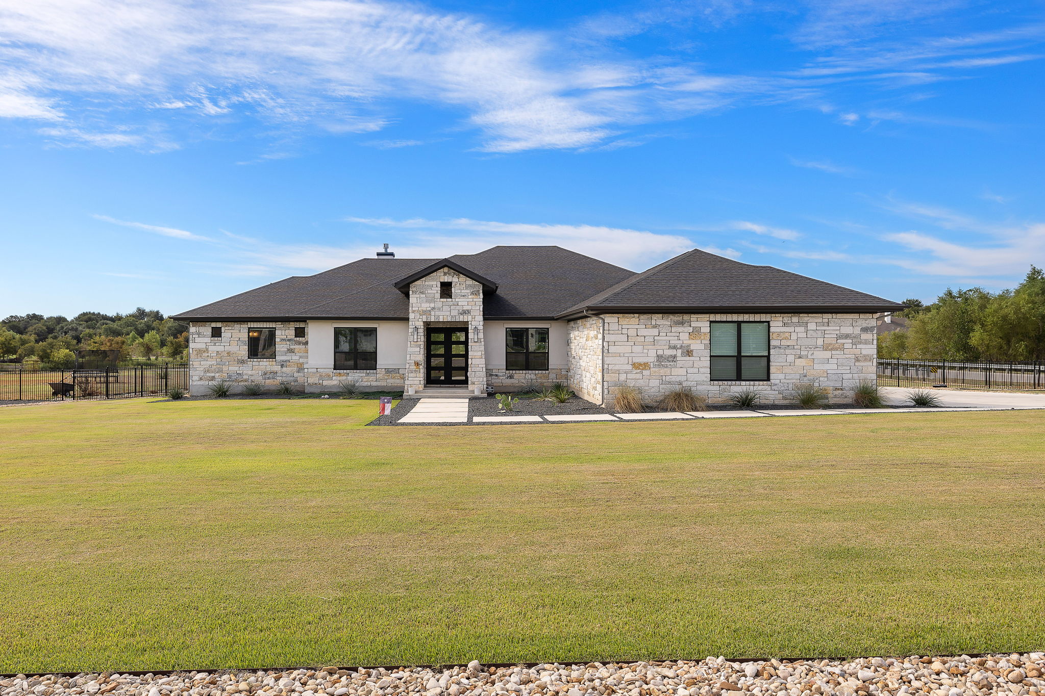 127 Lazy Creek Dr — photo
