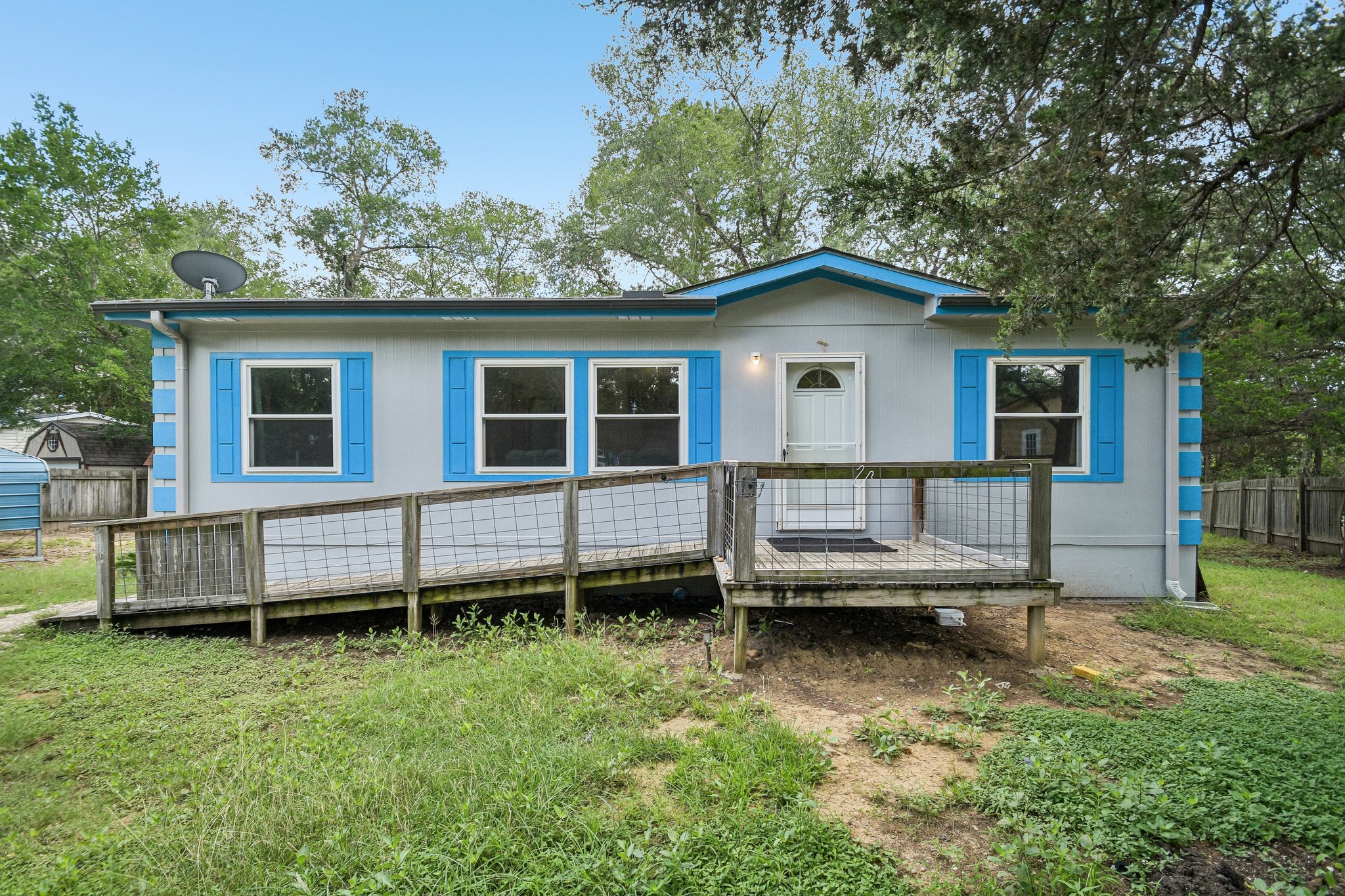 139 Meadow Creek Dr — photo