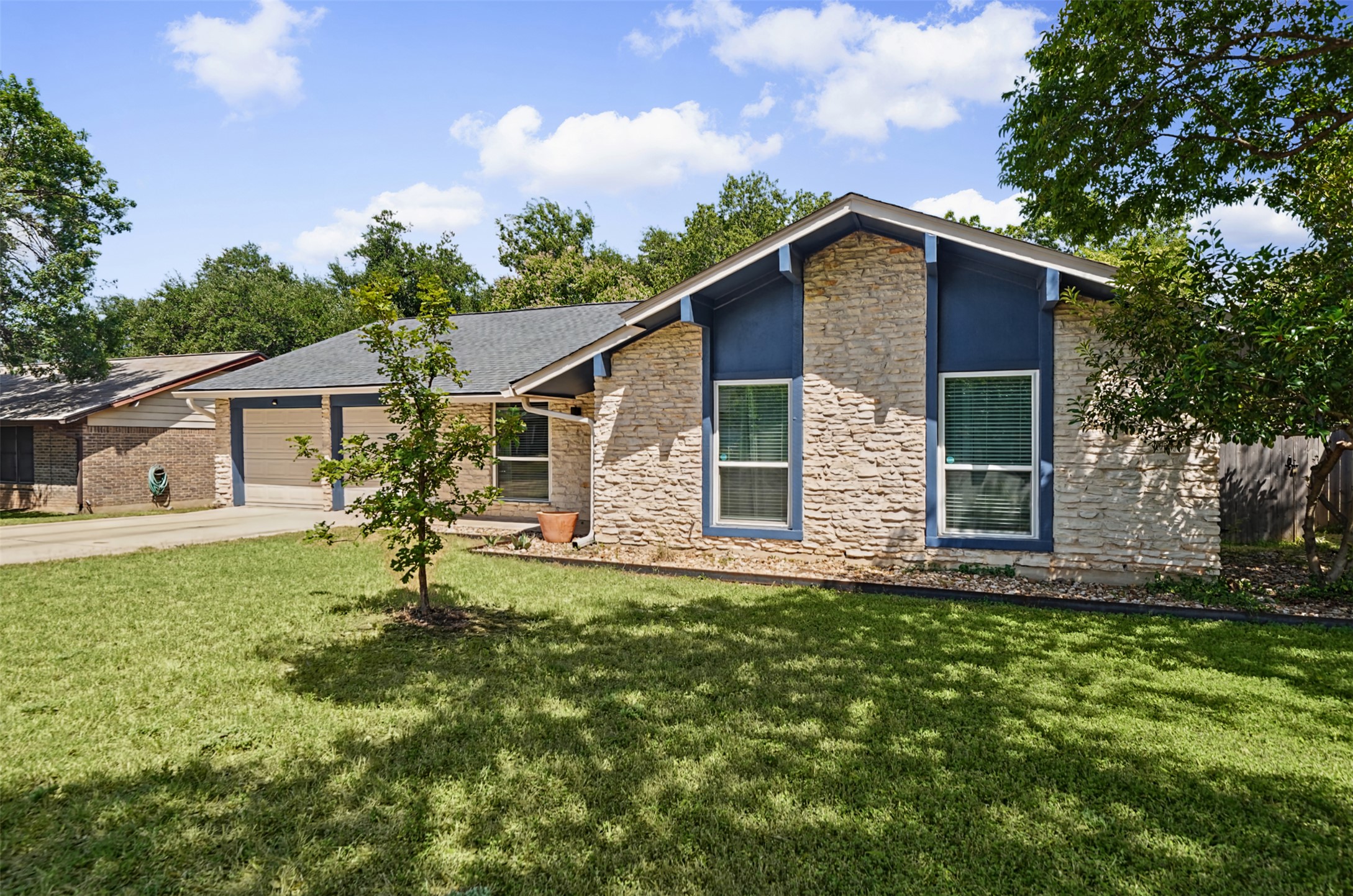 9007 W Pointer Ln — photo