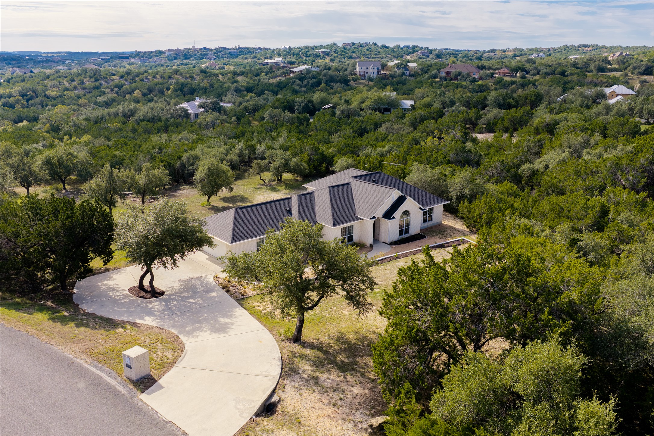 18129 Compass Cir — photo