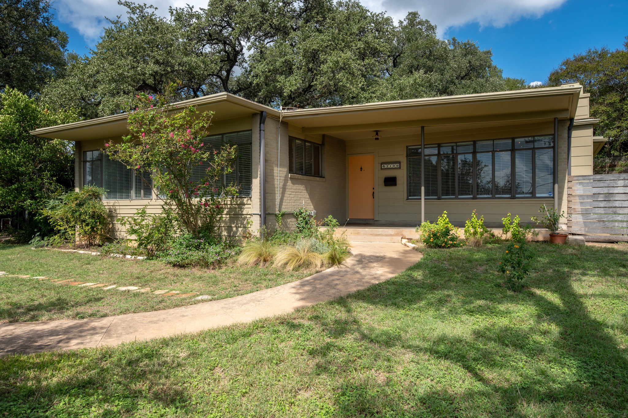 2100 Highgrove Ter — photo