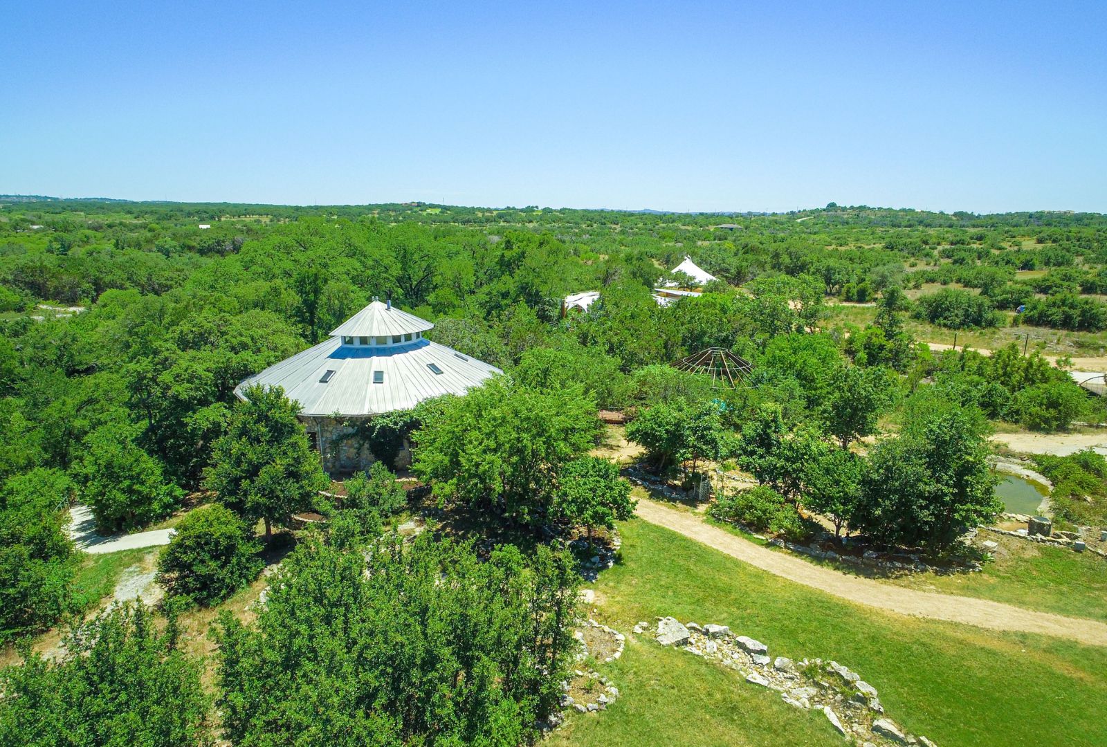 Home in Spicewood, TX 78669 — photo 2