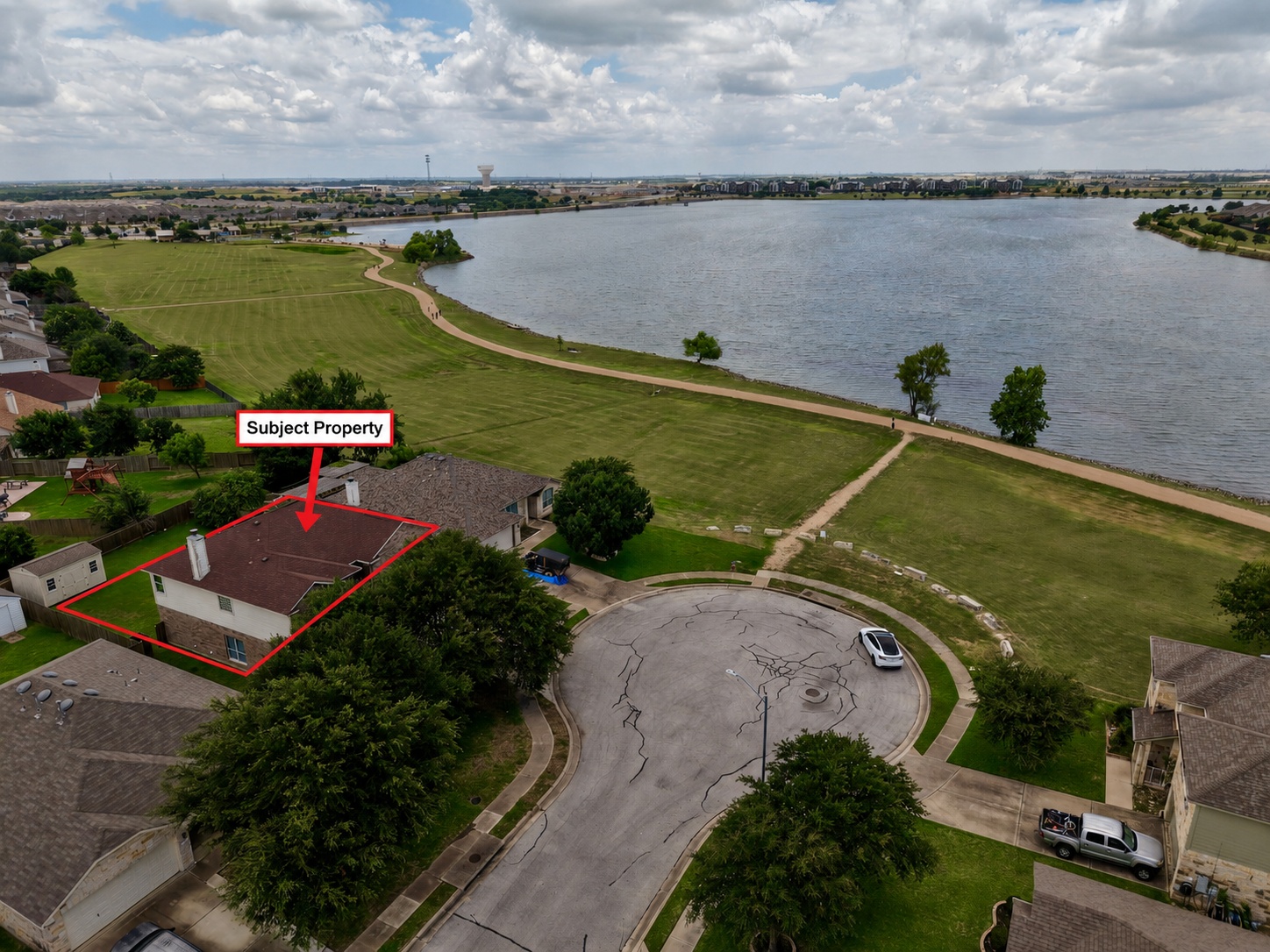 18305 Lake Edge Ct — photo