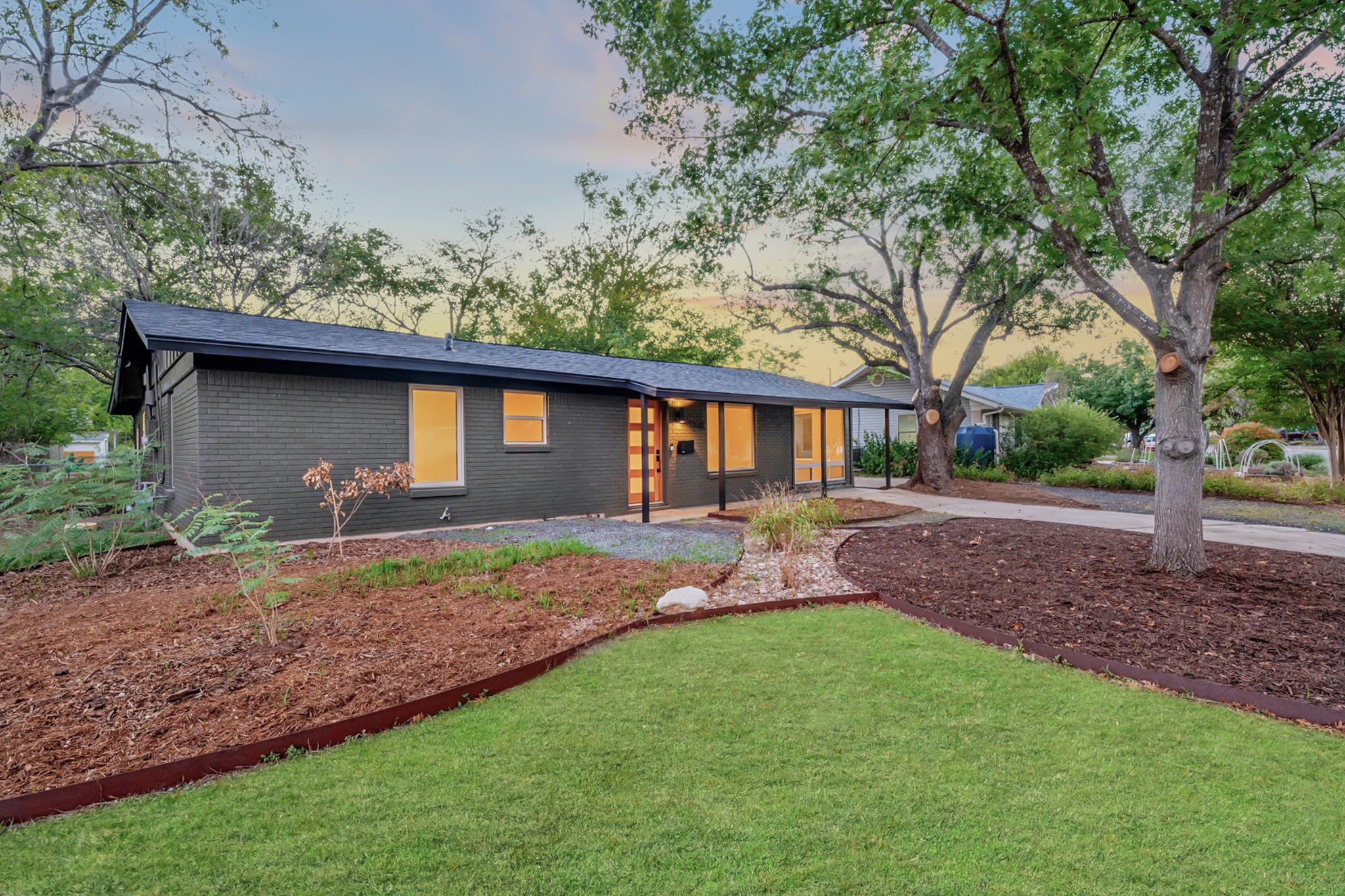 5348 Westminster Dr — photo