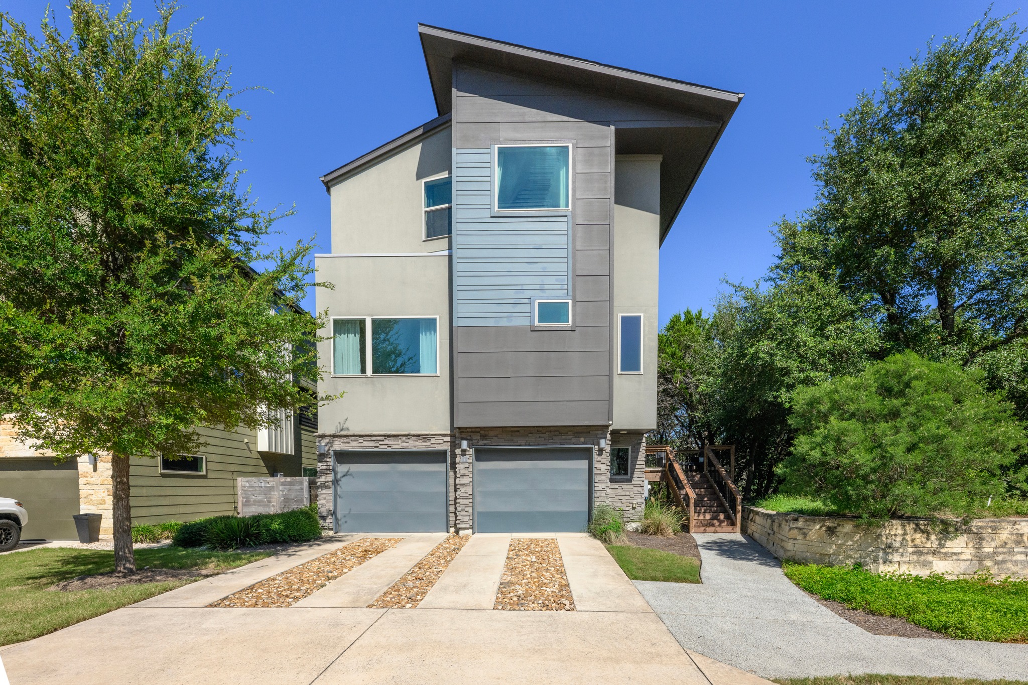 5315 La Crosse Ave 1 — photo