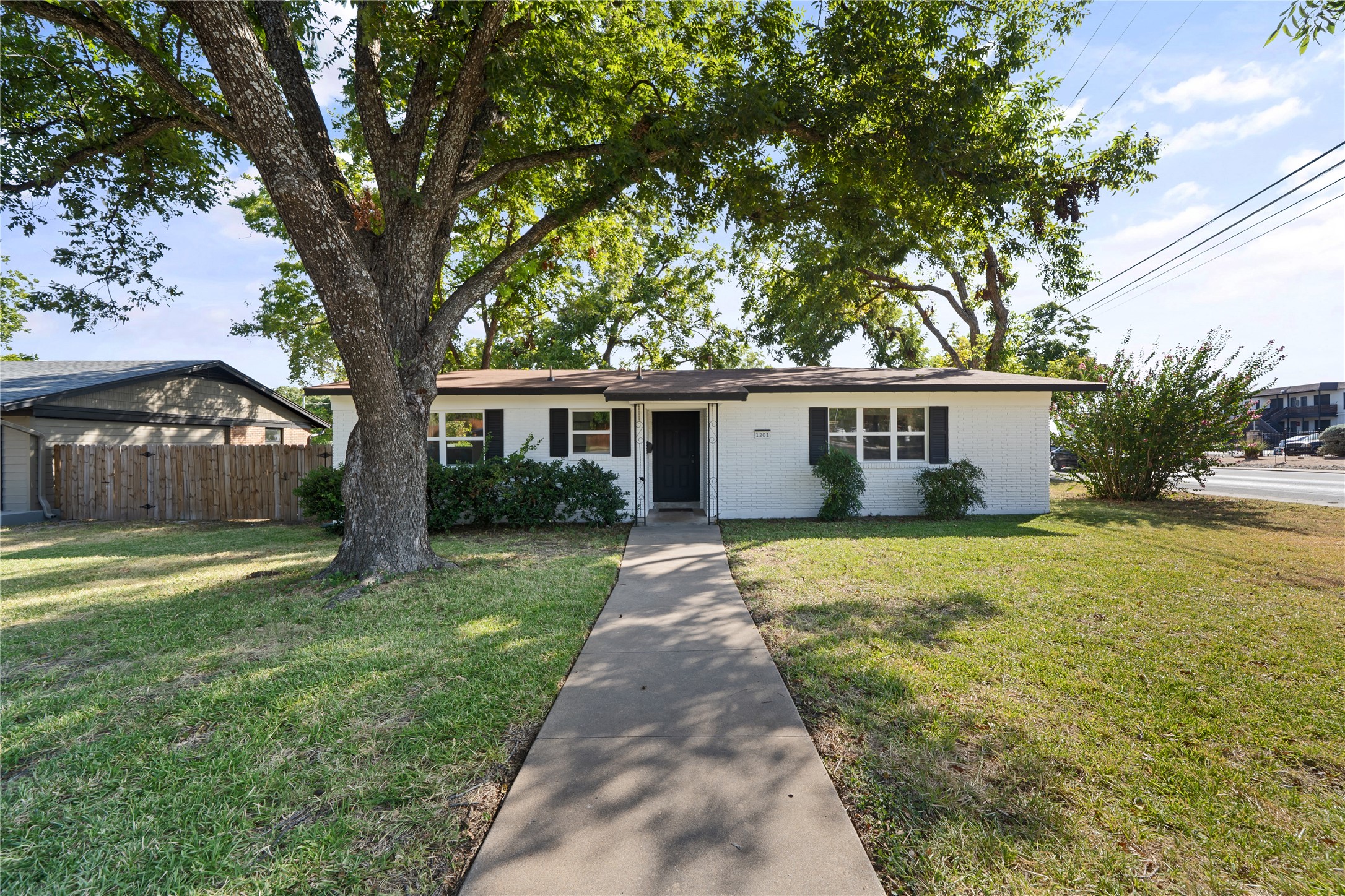 1201 Ridgehaven Dr — photo