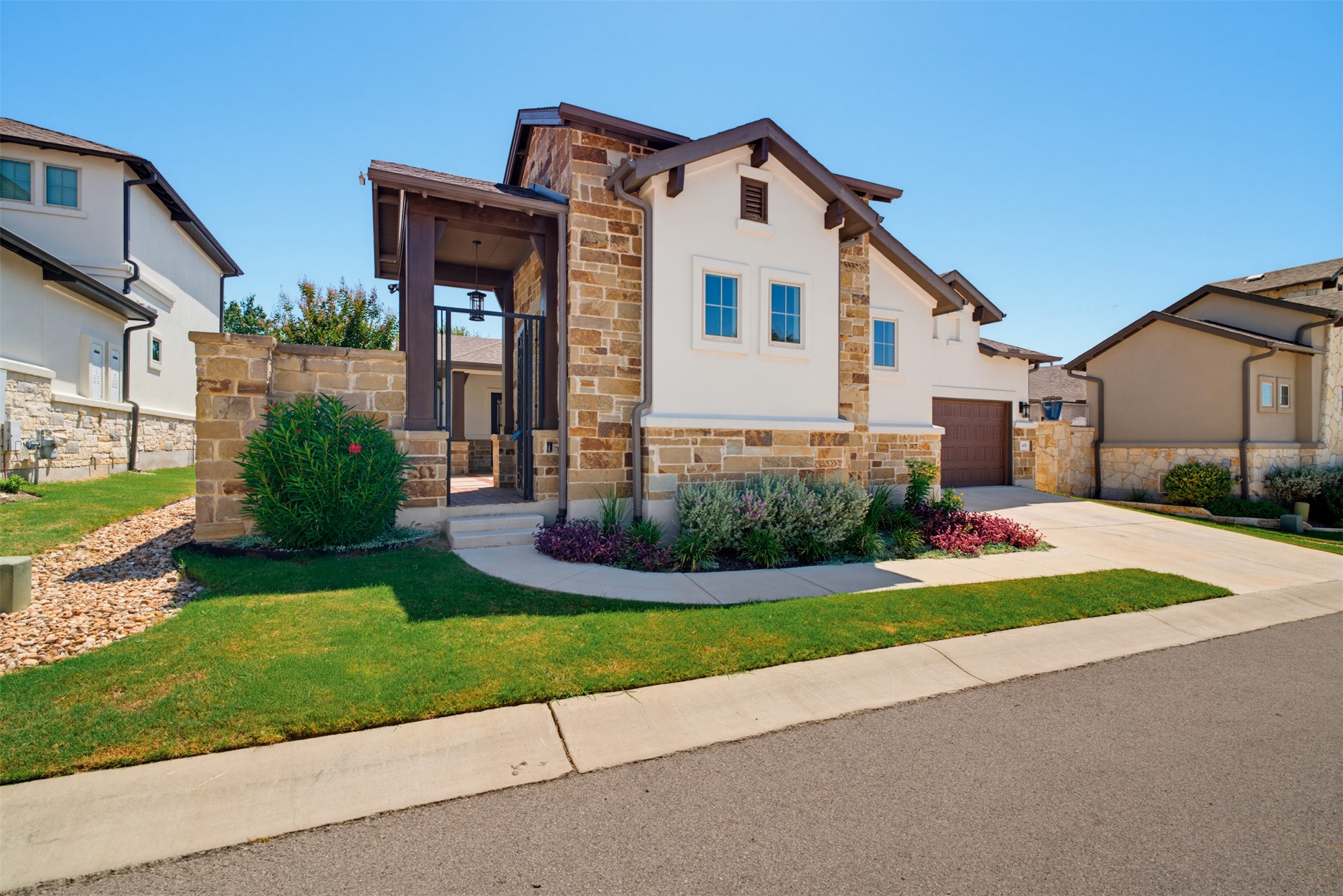 405 Skyflower Dr V — photo