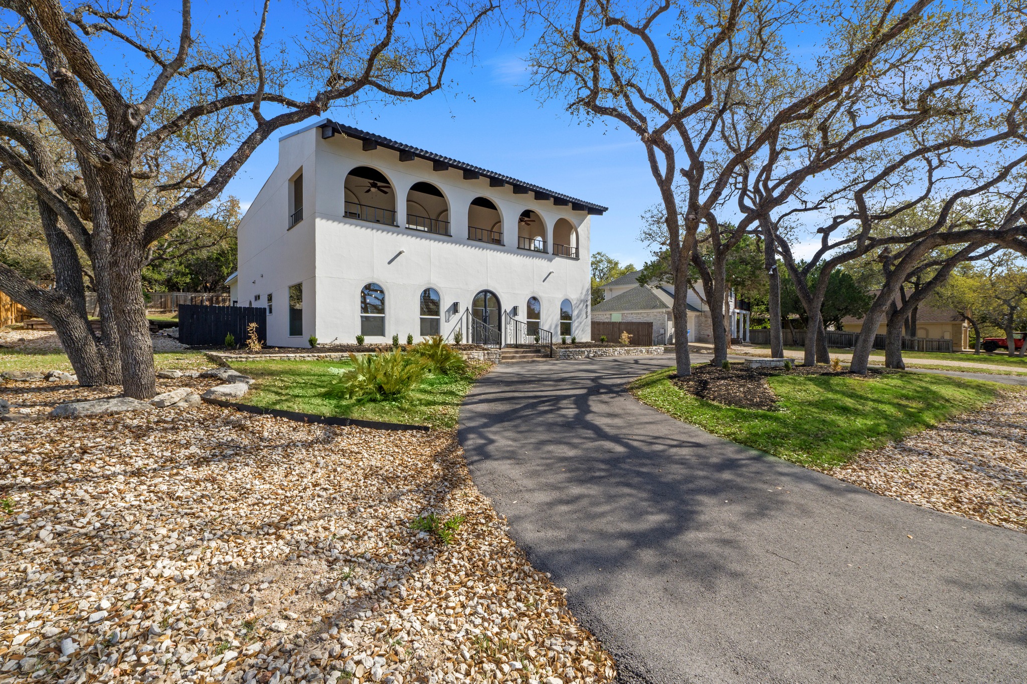 18702 Lakeland Dr — photo
