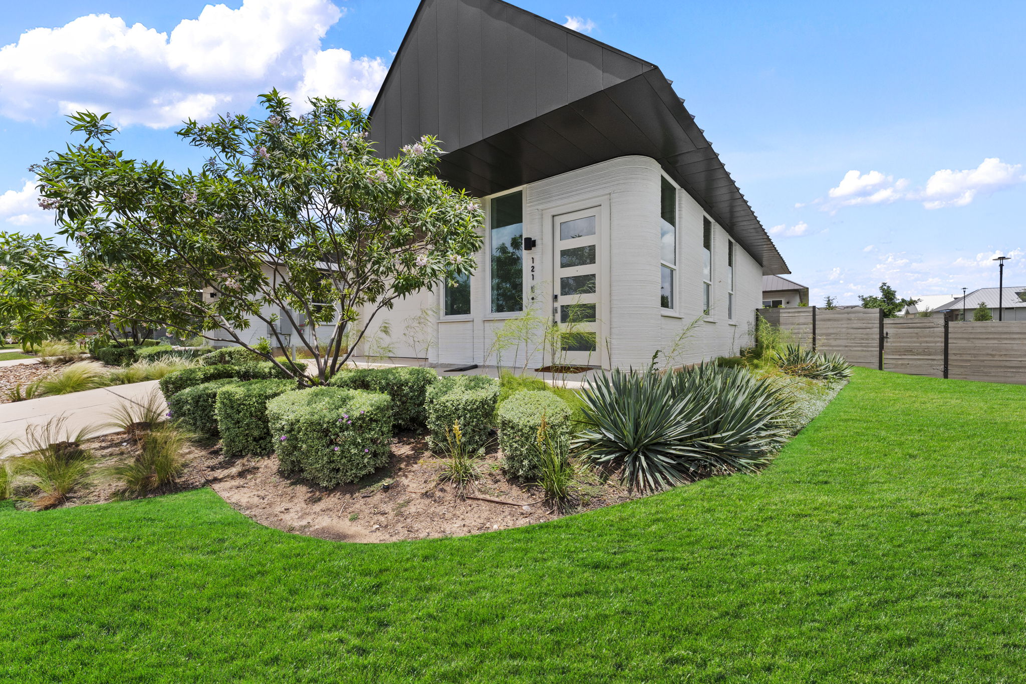 121 Rough Creek Road, Georgetown, TX 78628 — photo 2