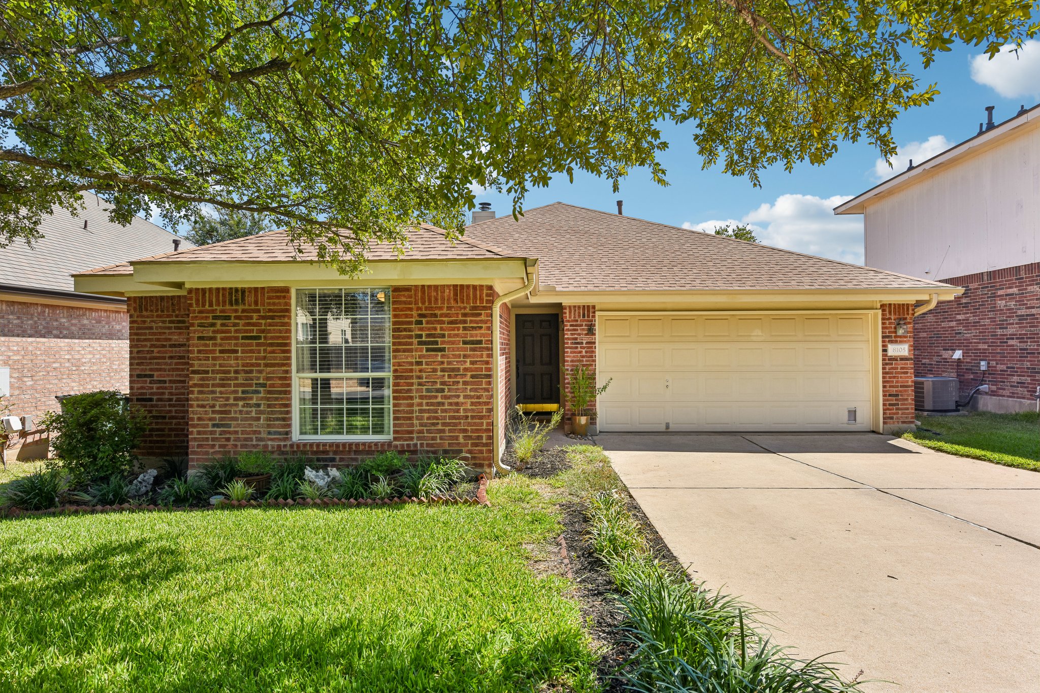 8105 Hawick Dr — photo