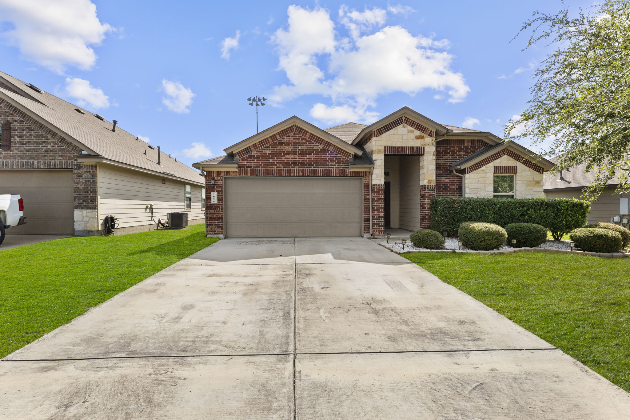 185 Silver Maple Dr — photo