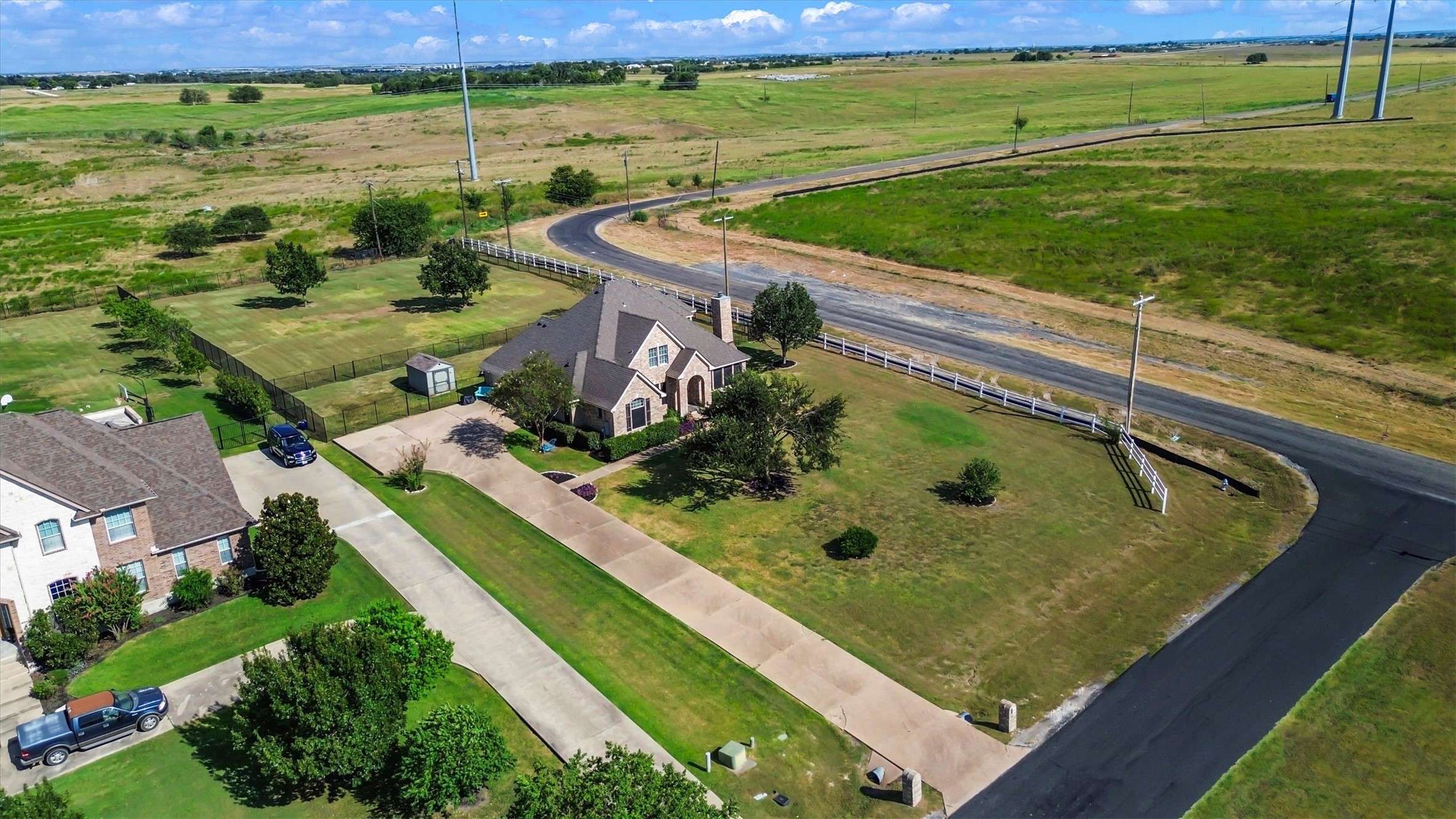 100 Apache Pass, Hutto, TX 78634 — photo 2