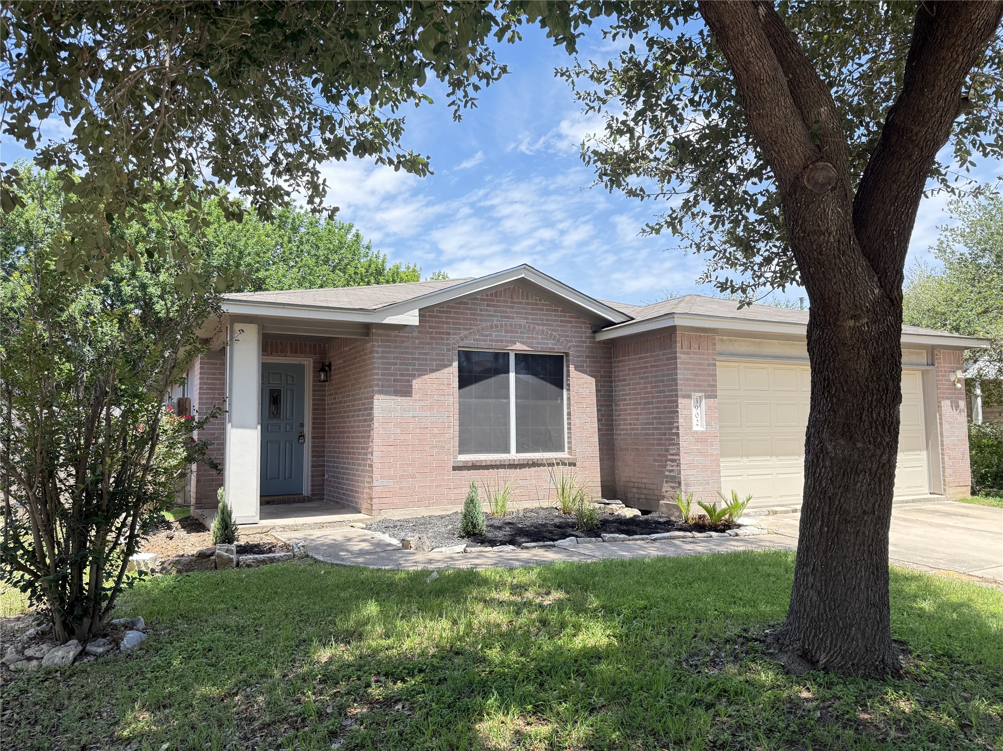 3902 Louise Lee Dr — photo