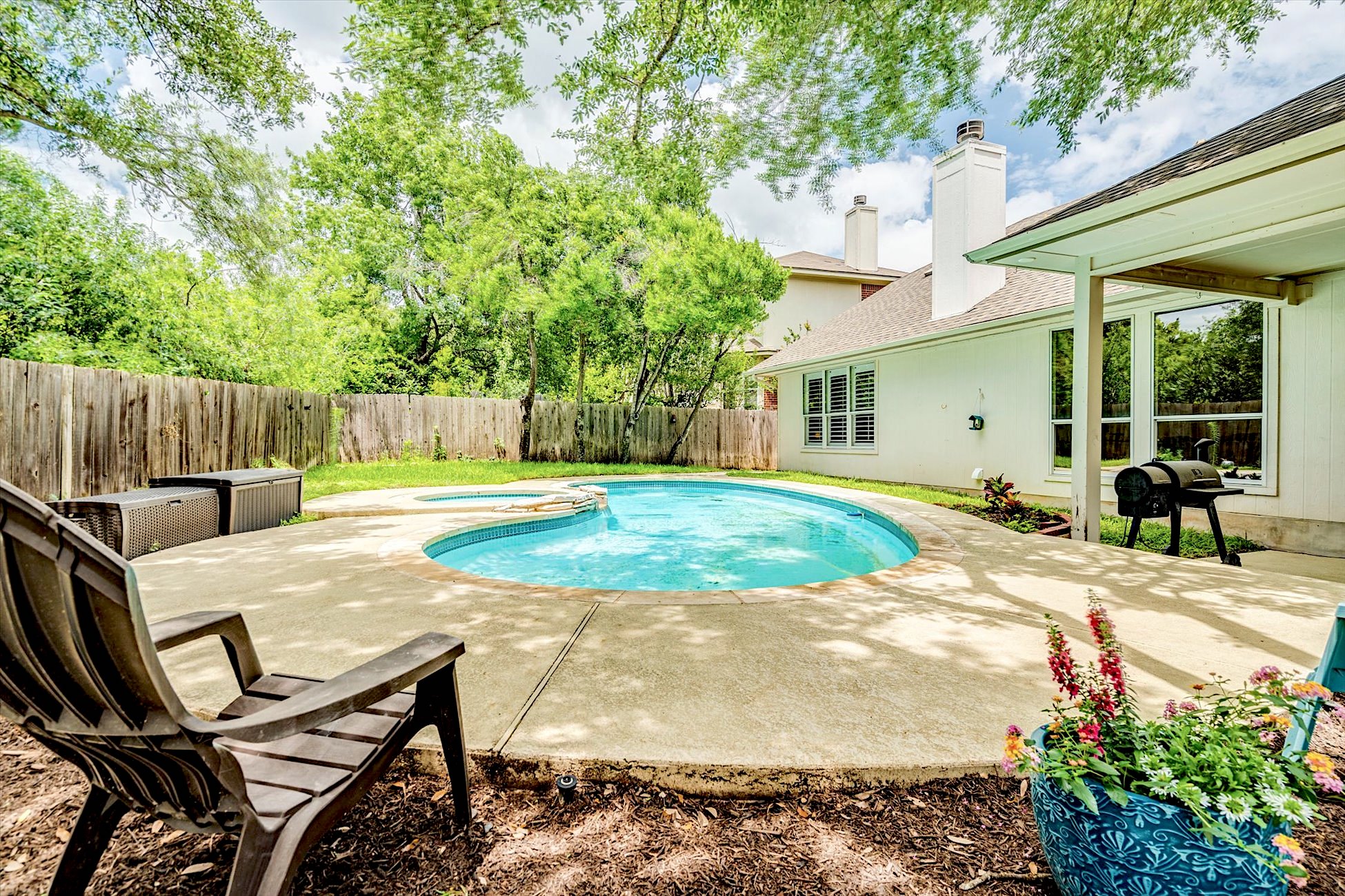 7025 Auckland Dr — photo