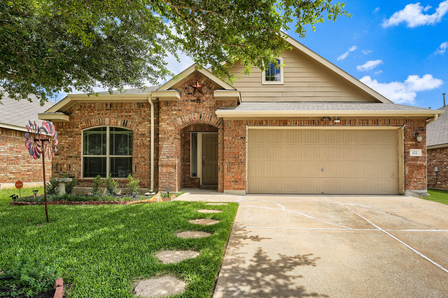 122 Sandstone Trl — photo