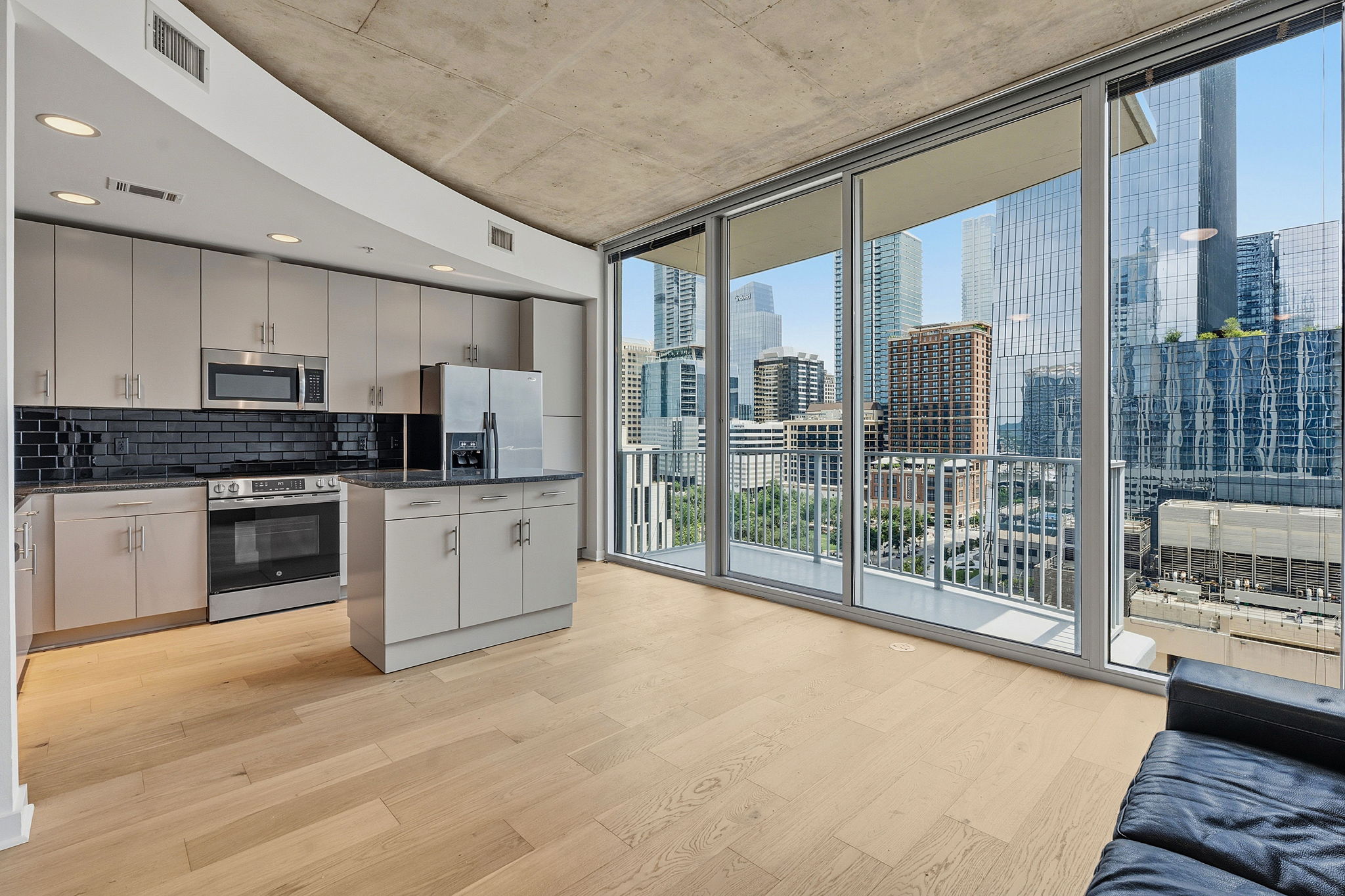 360 Nueces St 1303 — photo