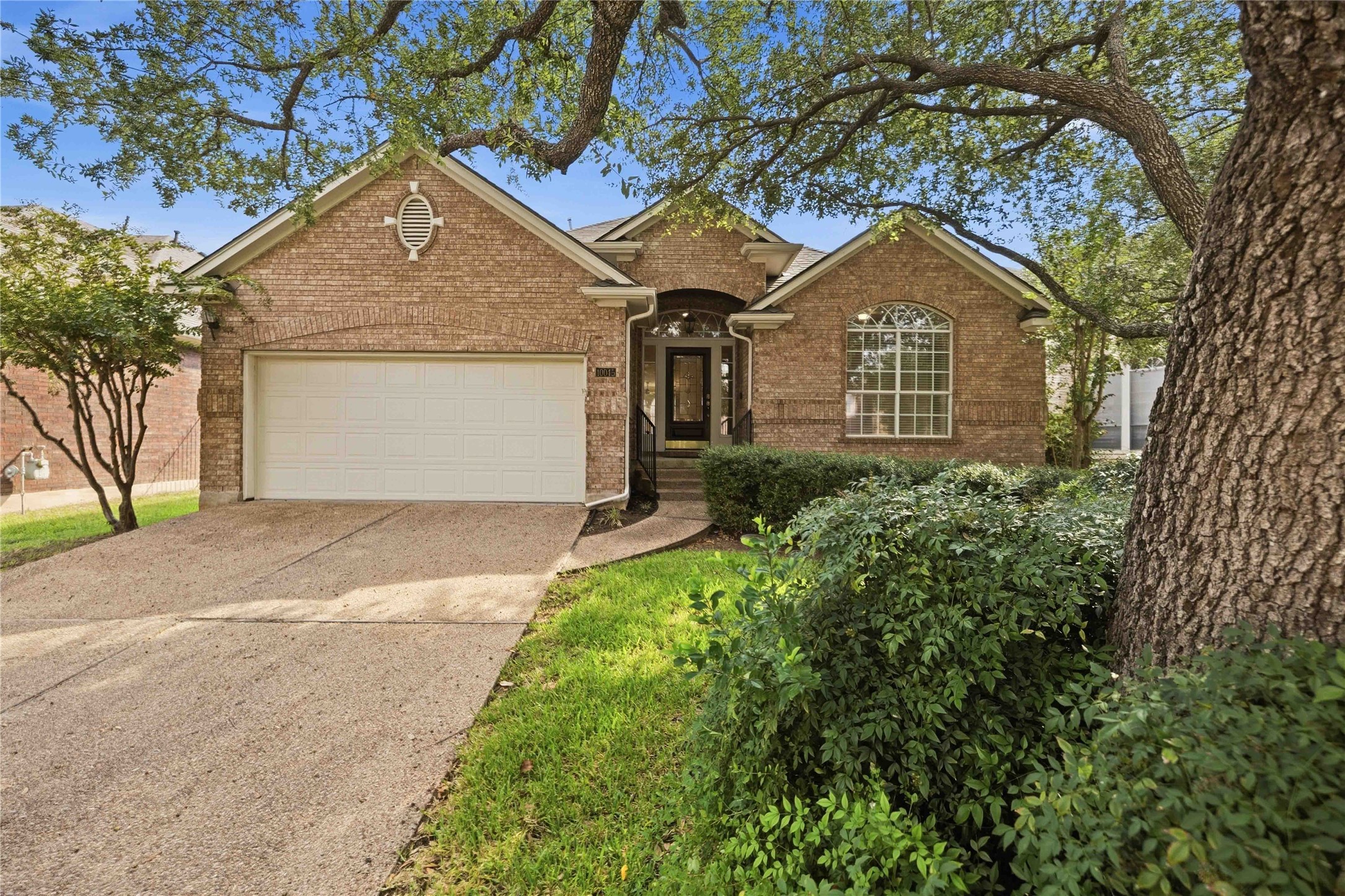 10045 Planters Woods Dr — photo