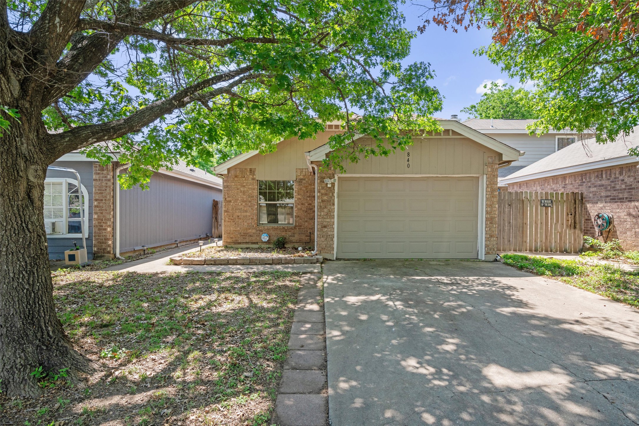 840 Eagles Way — photo