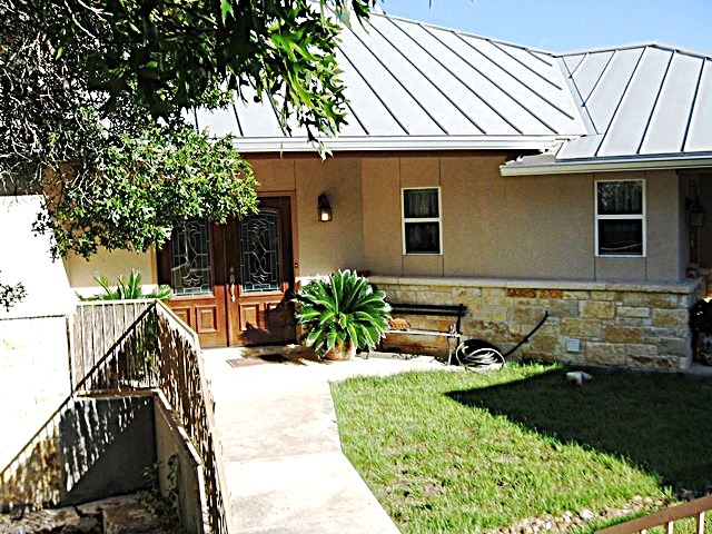 2552 Connie Dr — photo