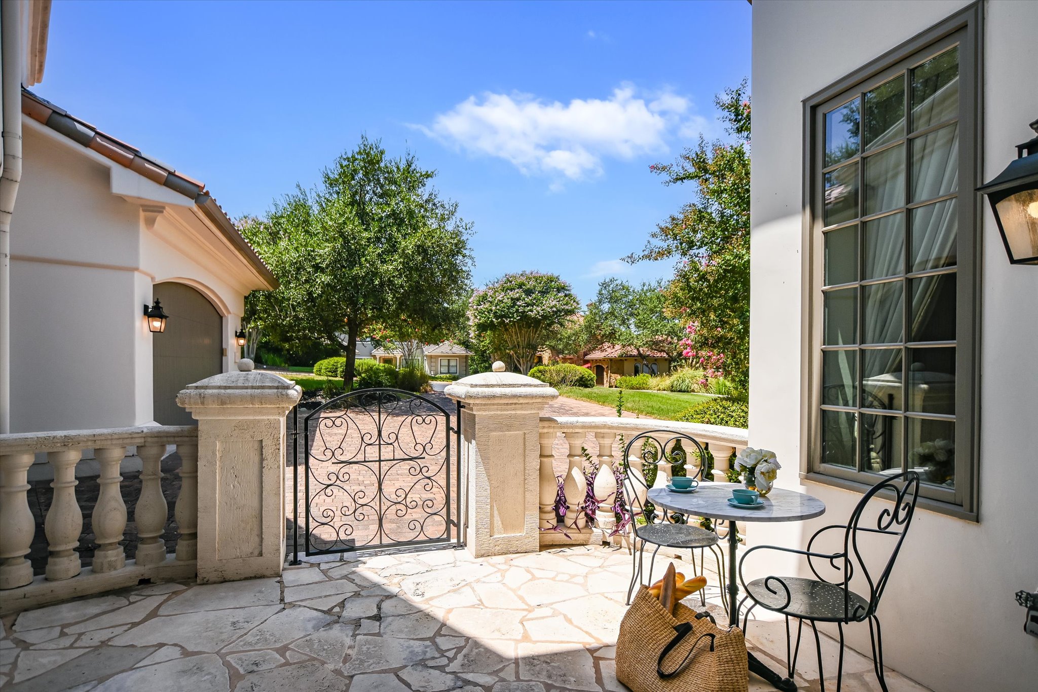 Home in Austin, TX 78735 — photo 2