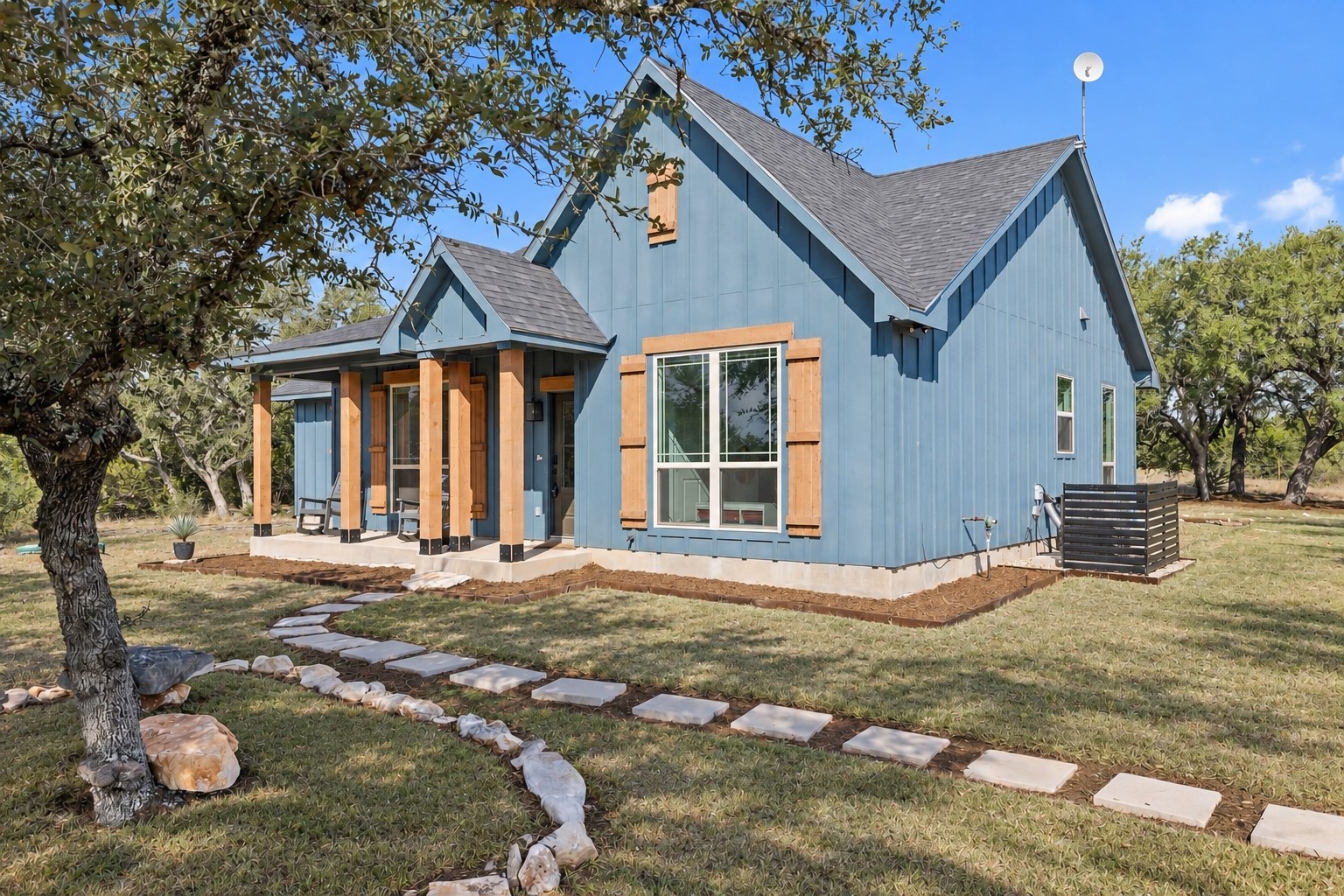 717 BROCK HOLLOW DR — photo 2