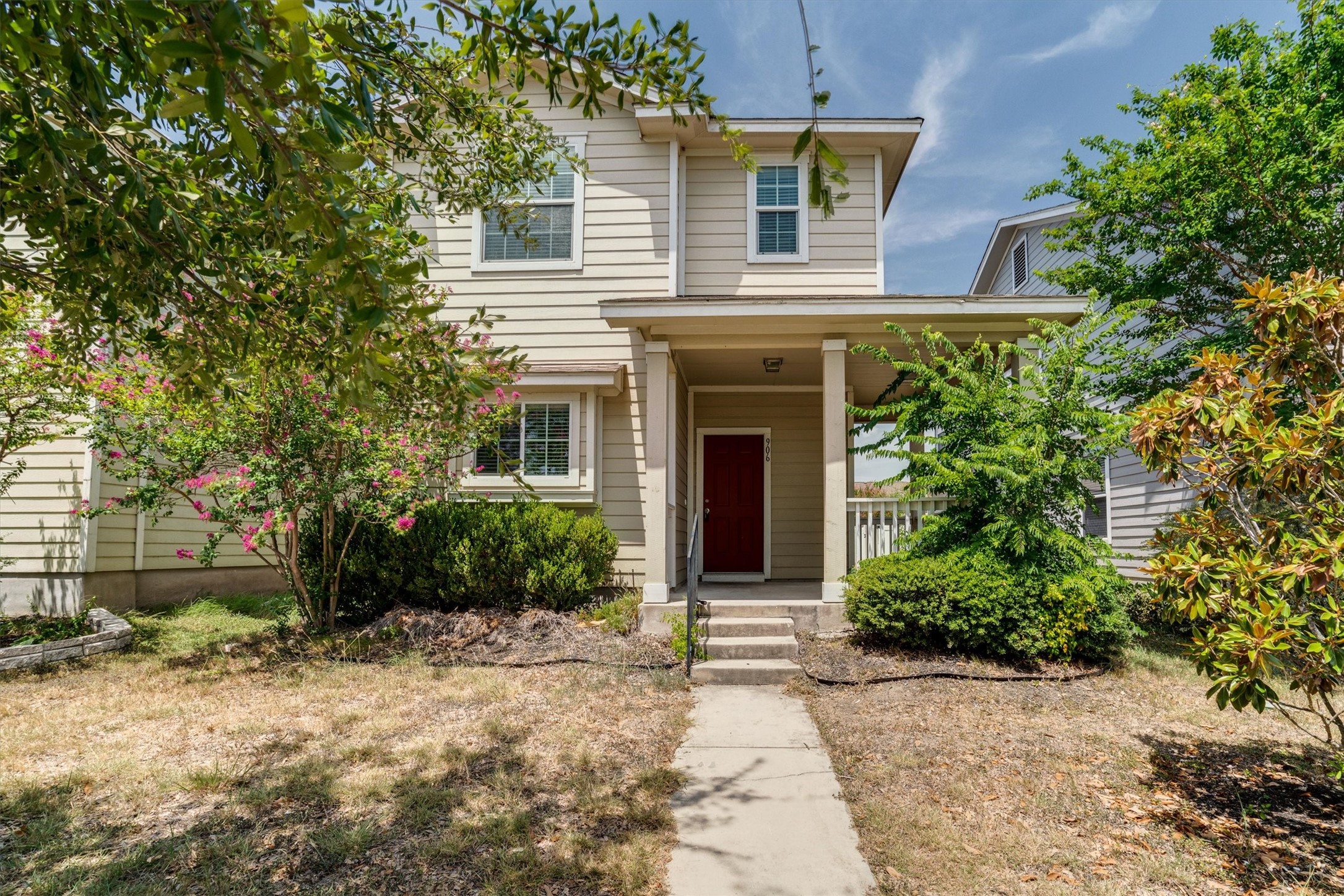 906 Craters Of The Moon Blvd — photo