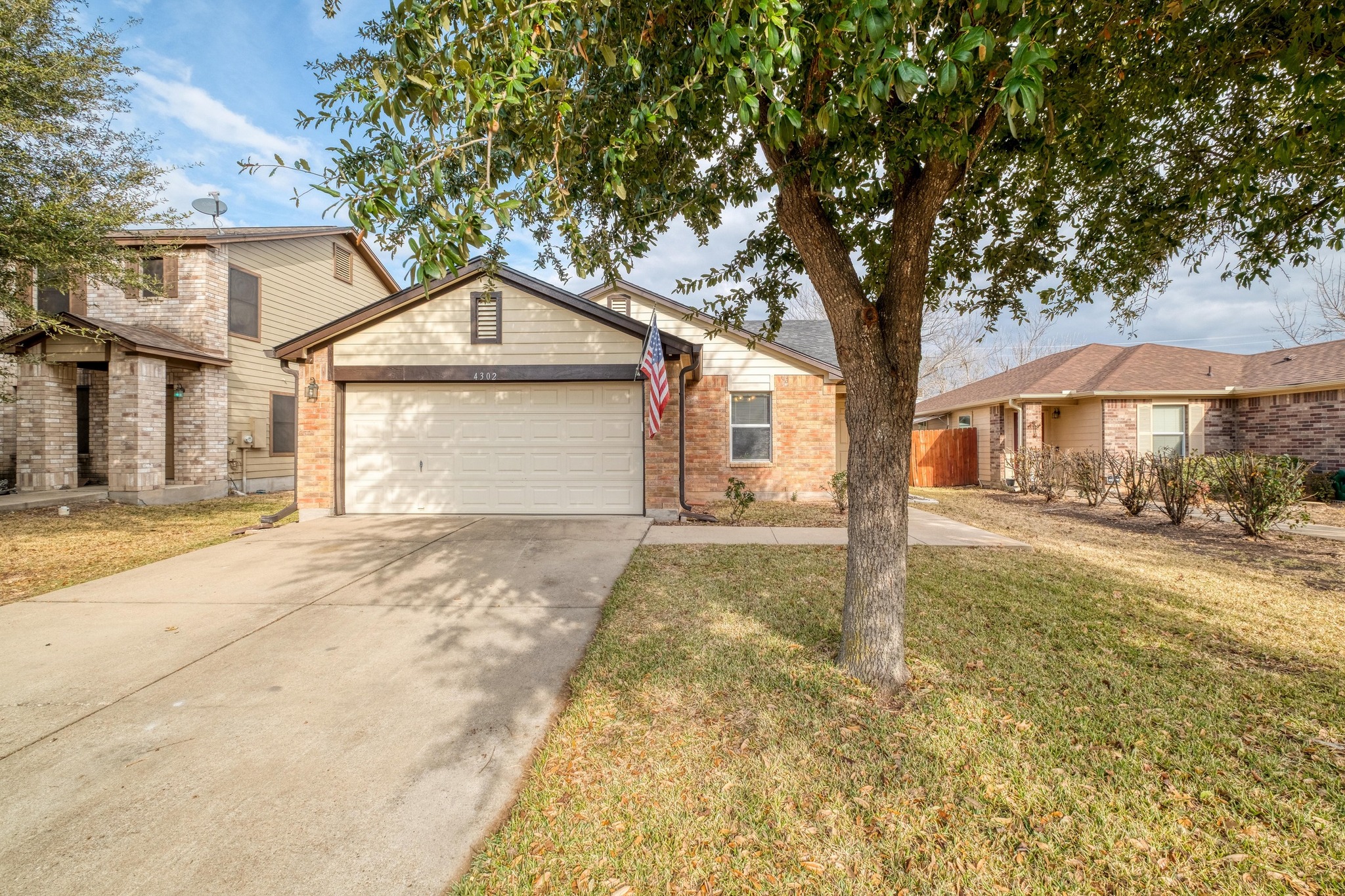 4302 Kings Canyon Dr — photo