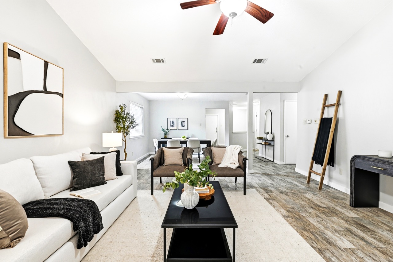 9733 Anderson Village Dr — photo