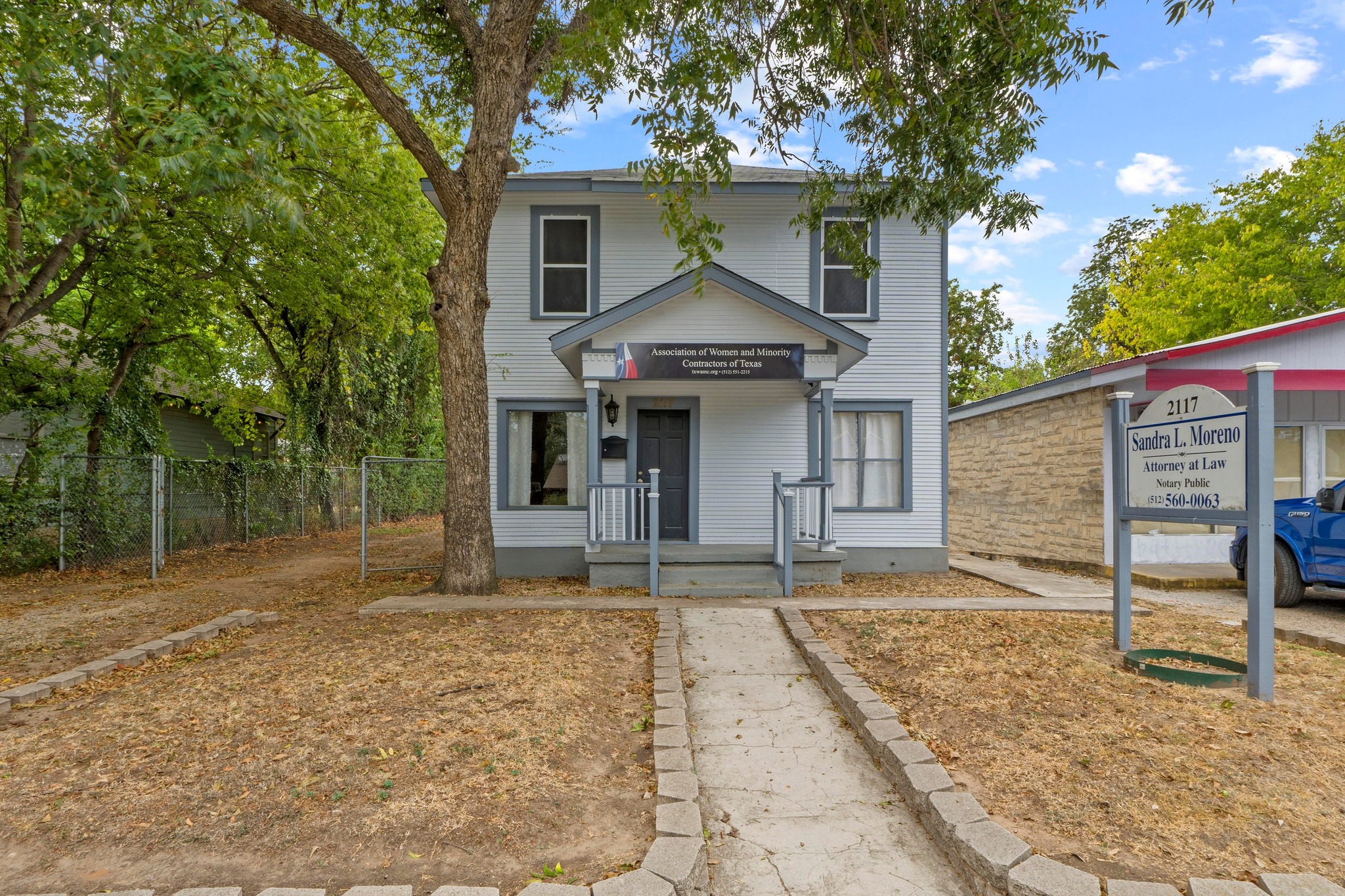 2117 E Cesar Chavez St — photo